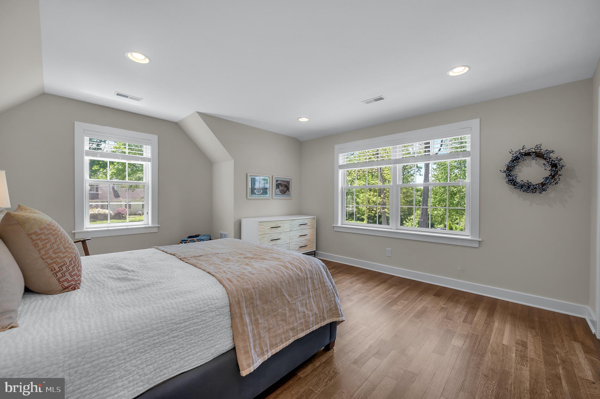 GLADWYNE - Residential