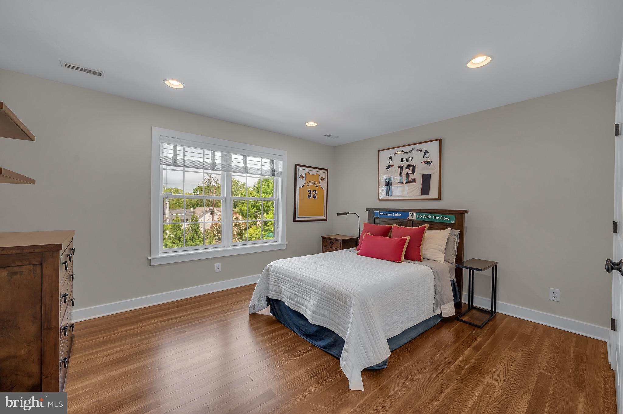 GLADWYNE - Residential