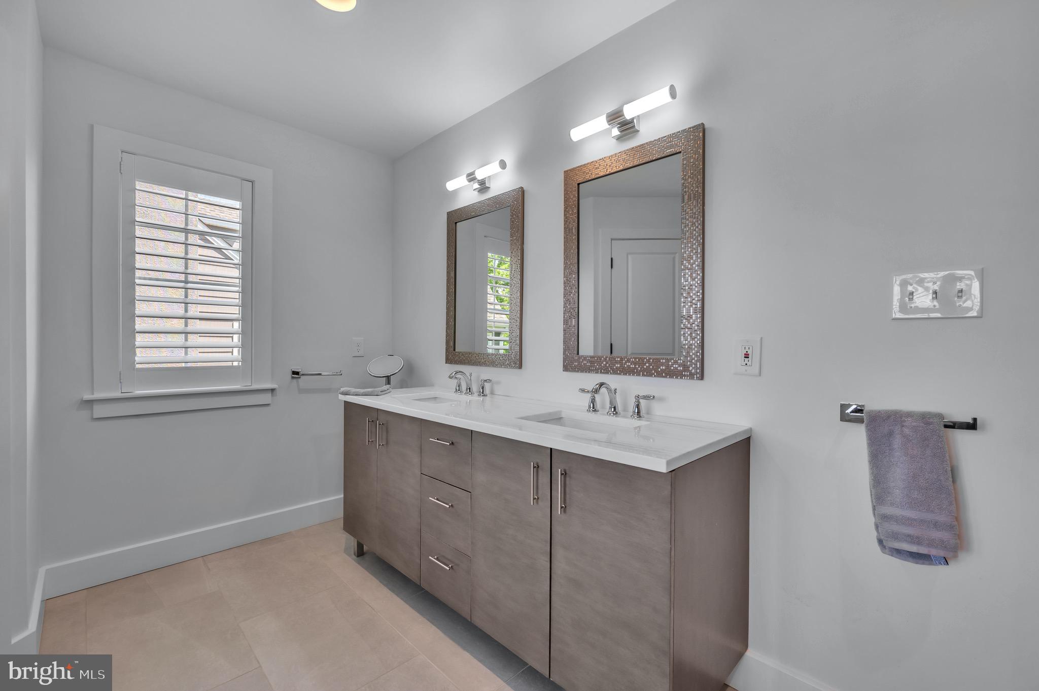 GLADWYNE - Residential