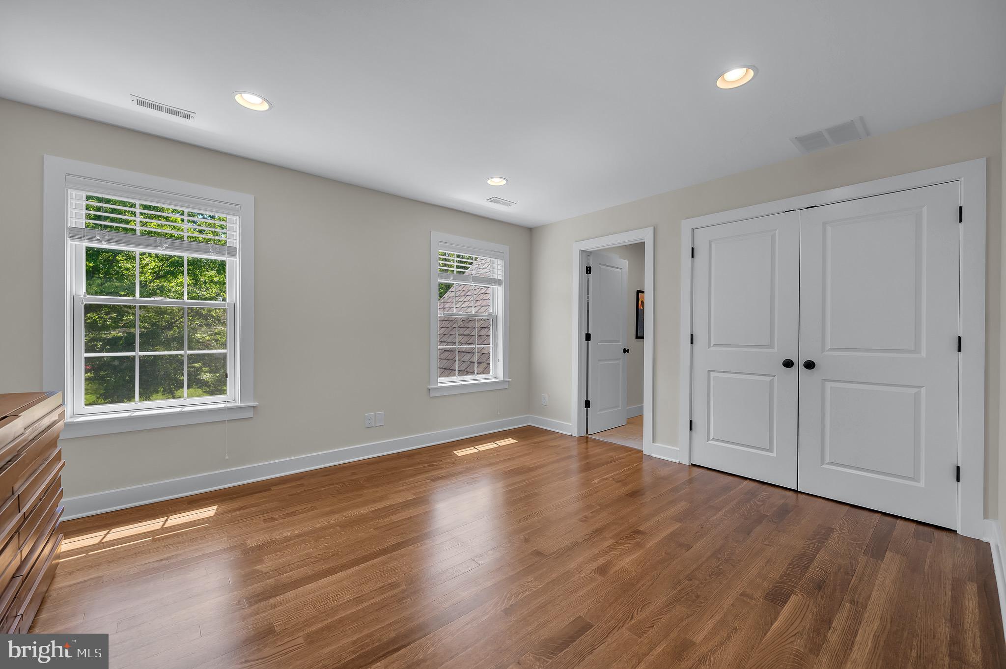 GLADWYNE - Residential