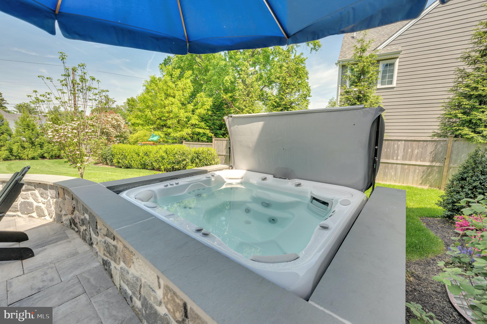 GLADWYNE - Residential