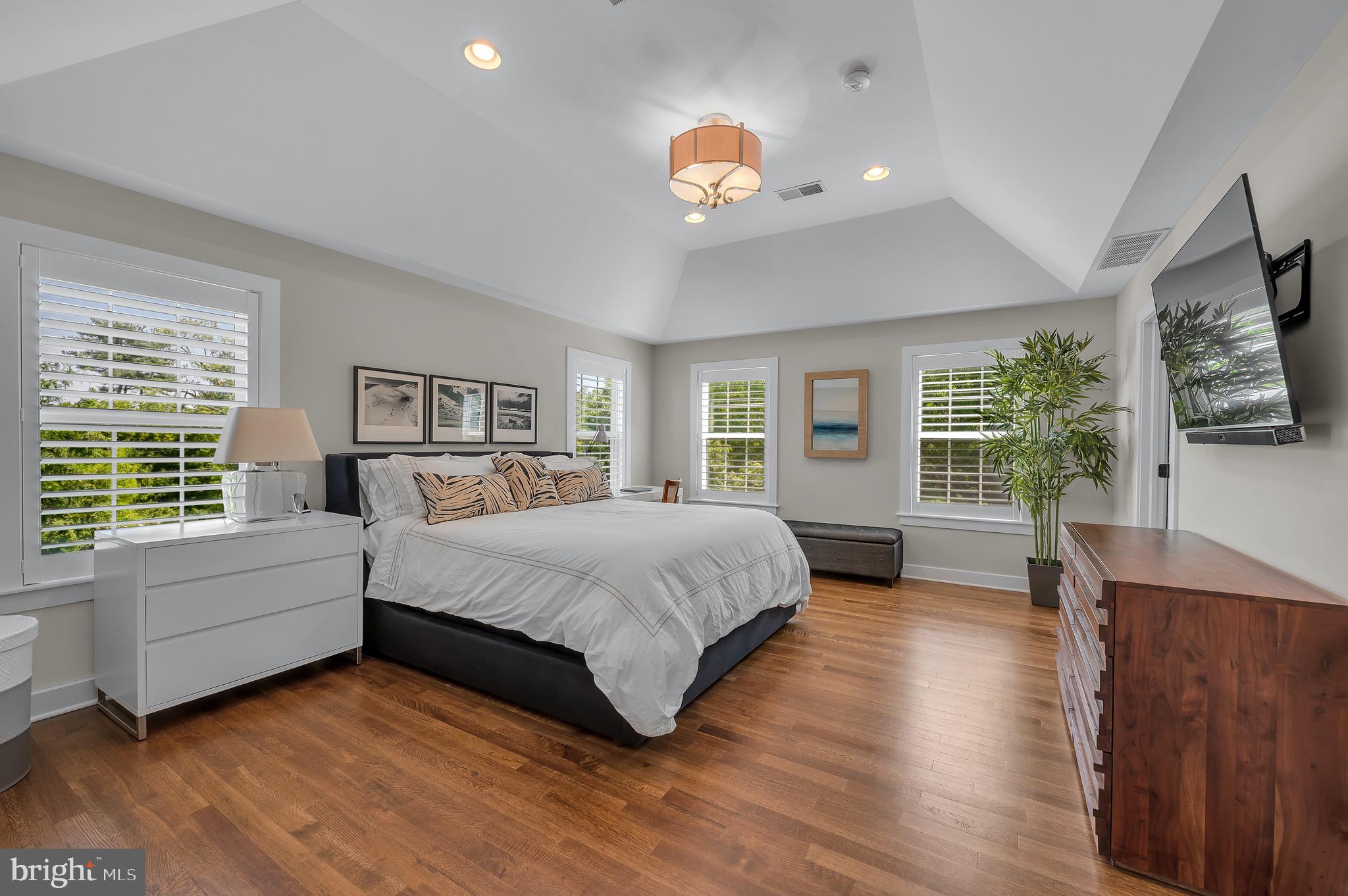 GLADWYNE - Residential