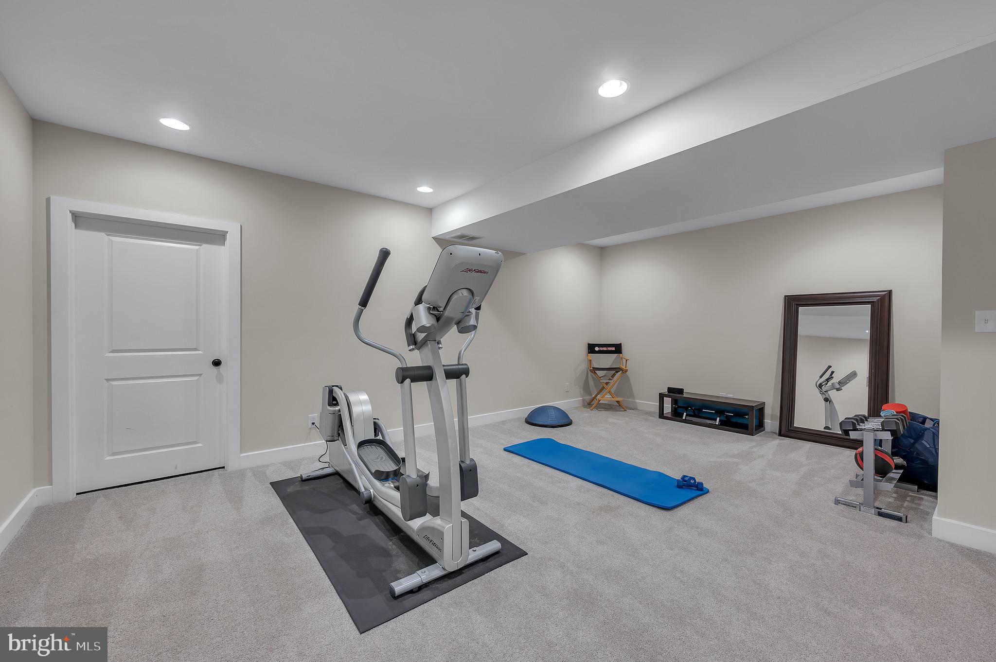 GLADWYNE - Residential