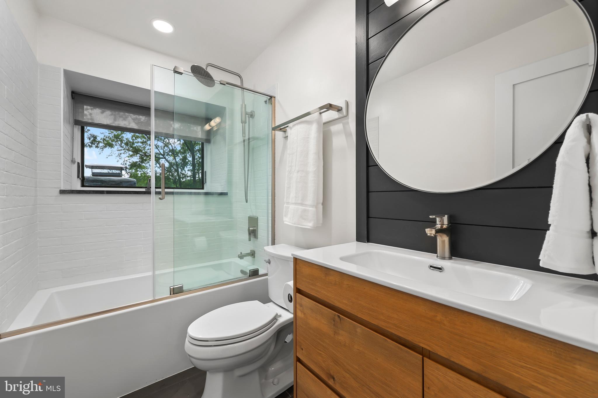 RESTON - Residential