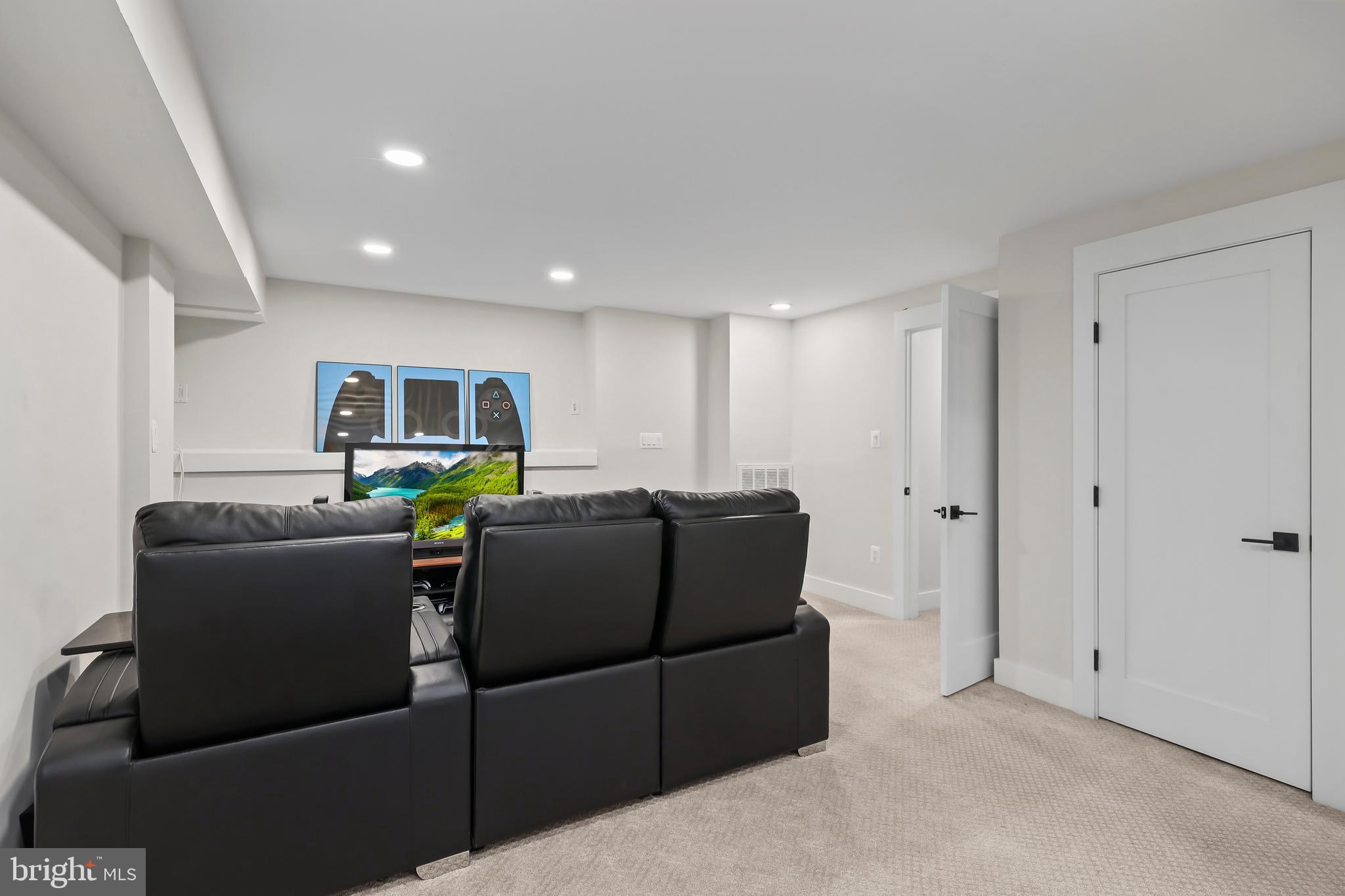 RESTON - Residential