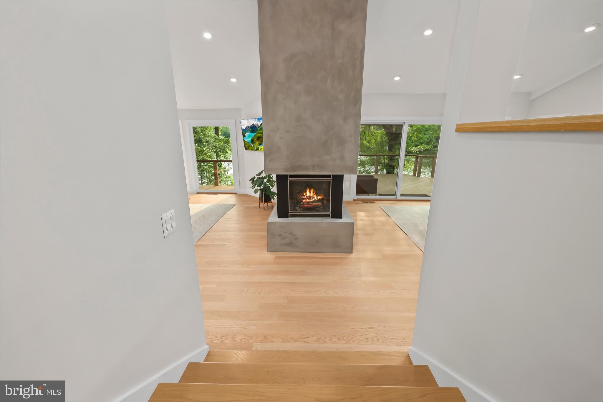 RESTON - Residential