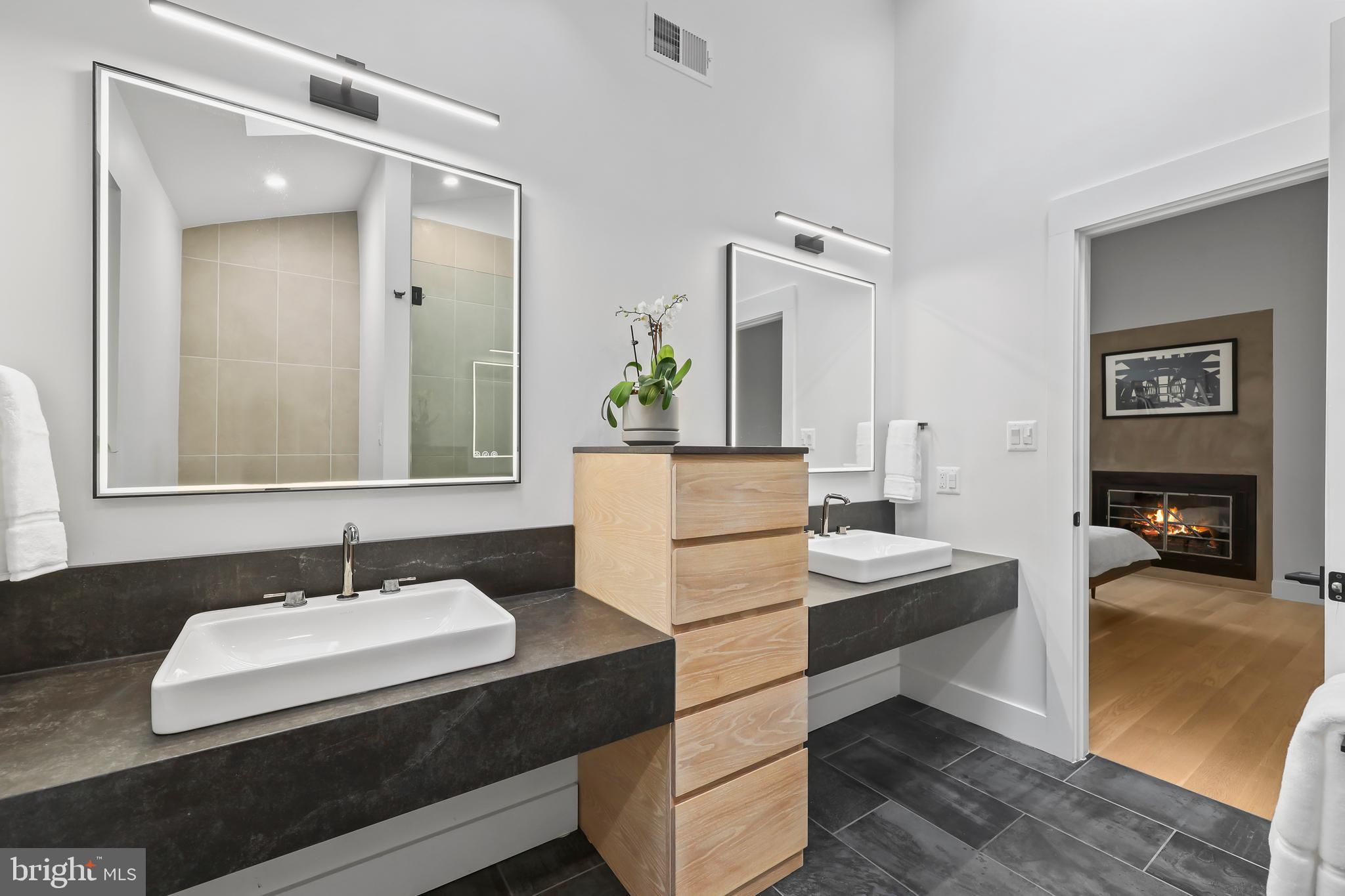 RESTON - Residential