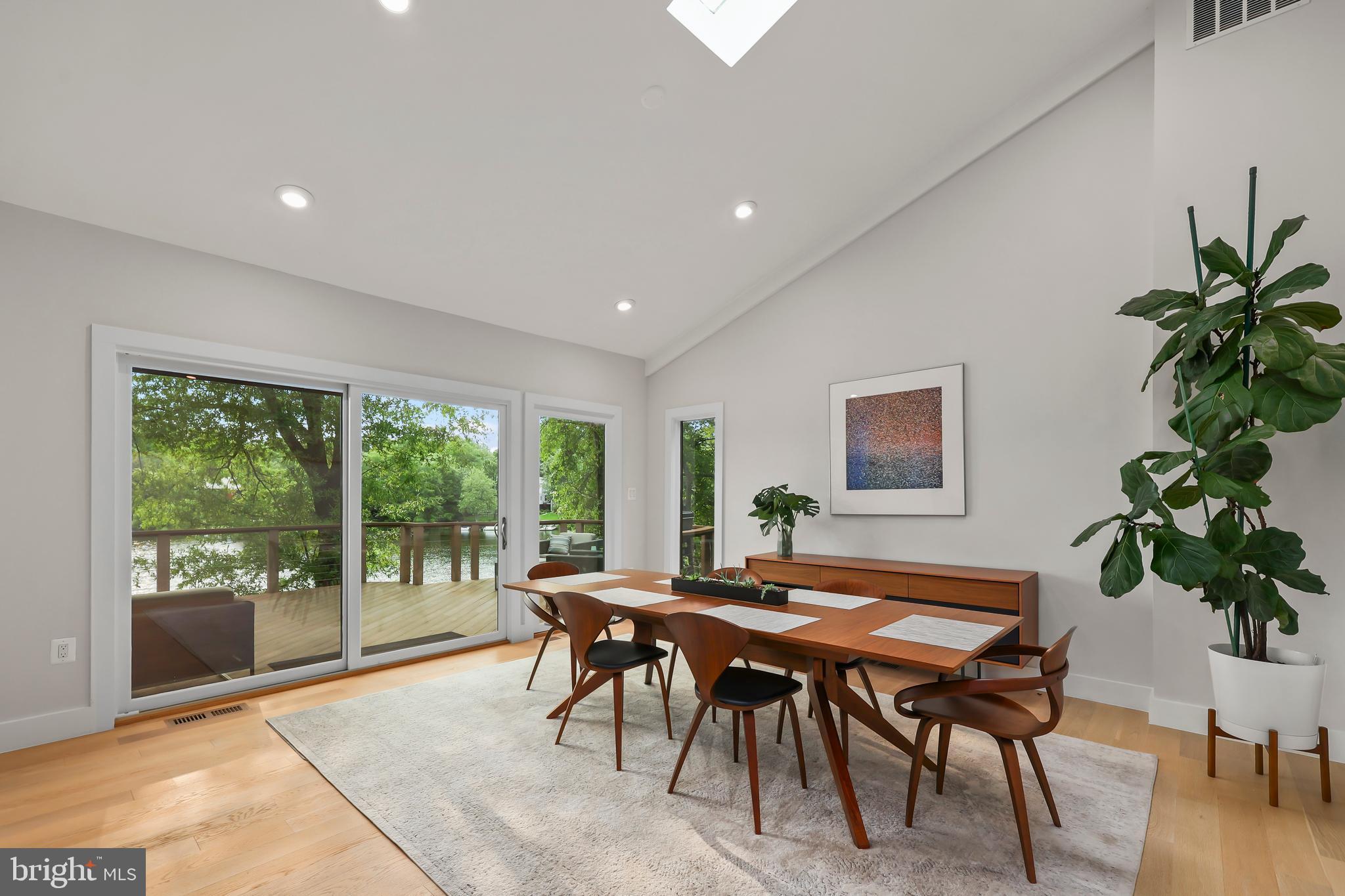 RESTON - Residential