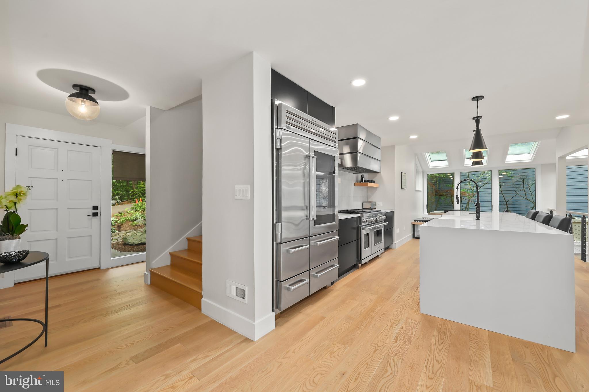 RESTON - Residential