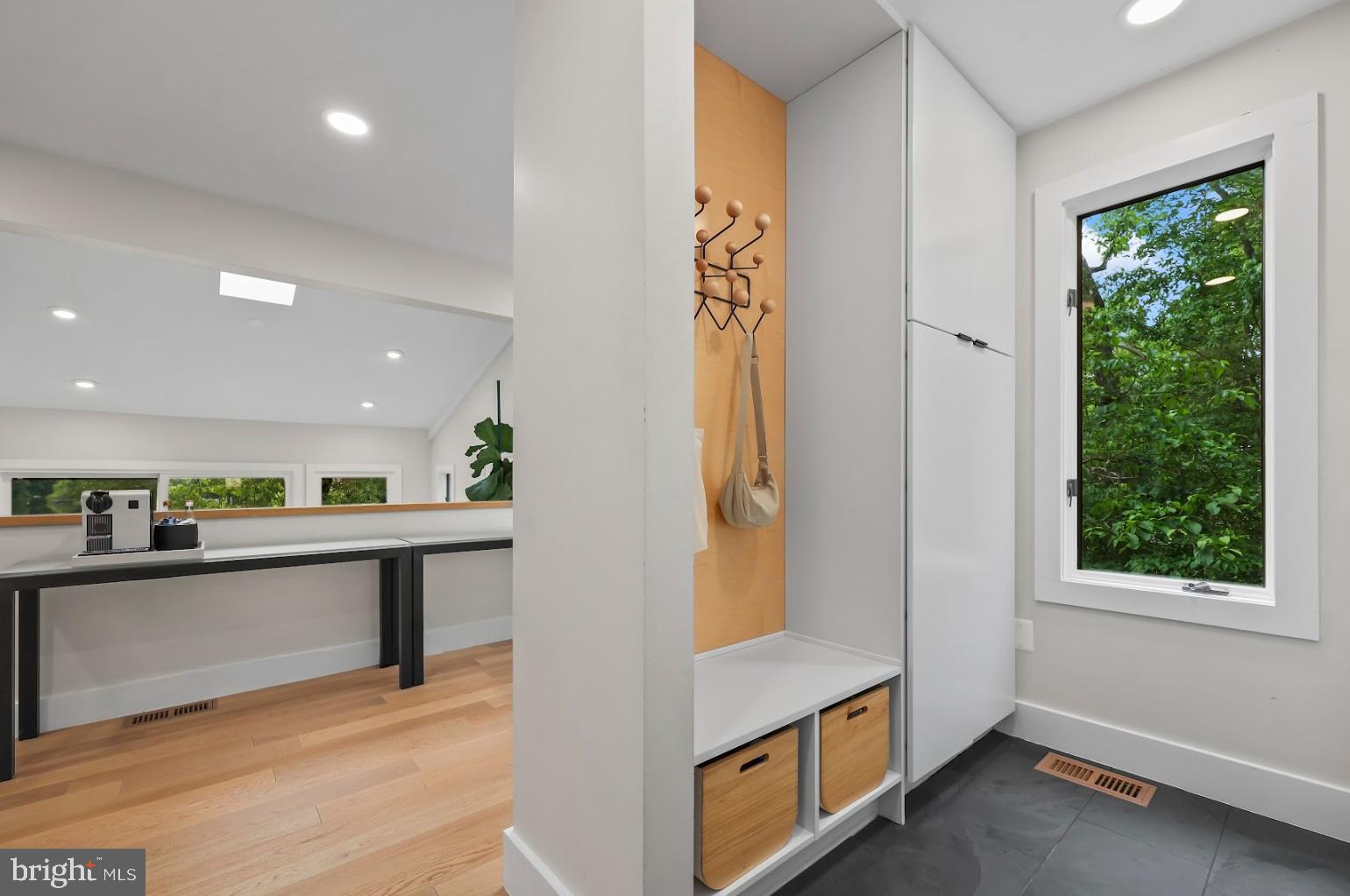 RESTON - Residential