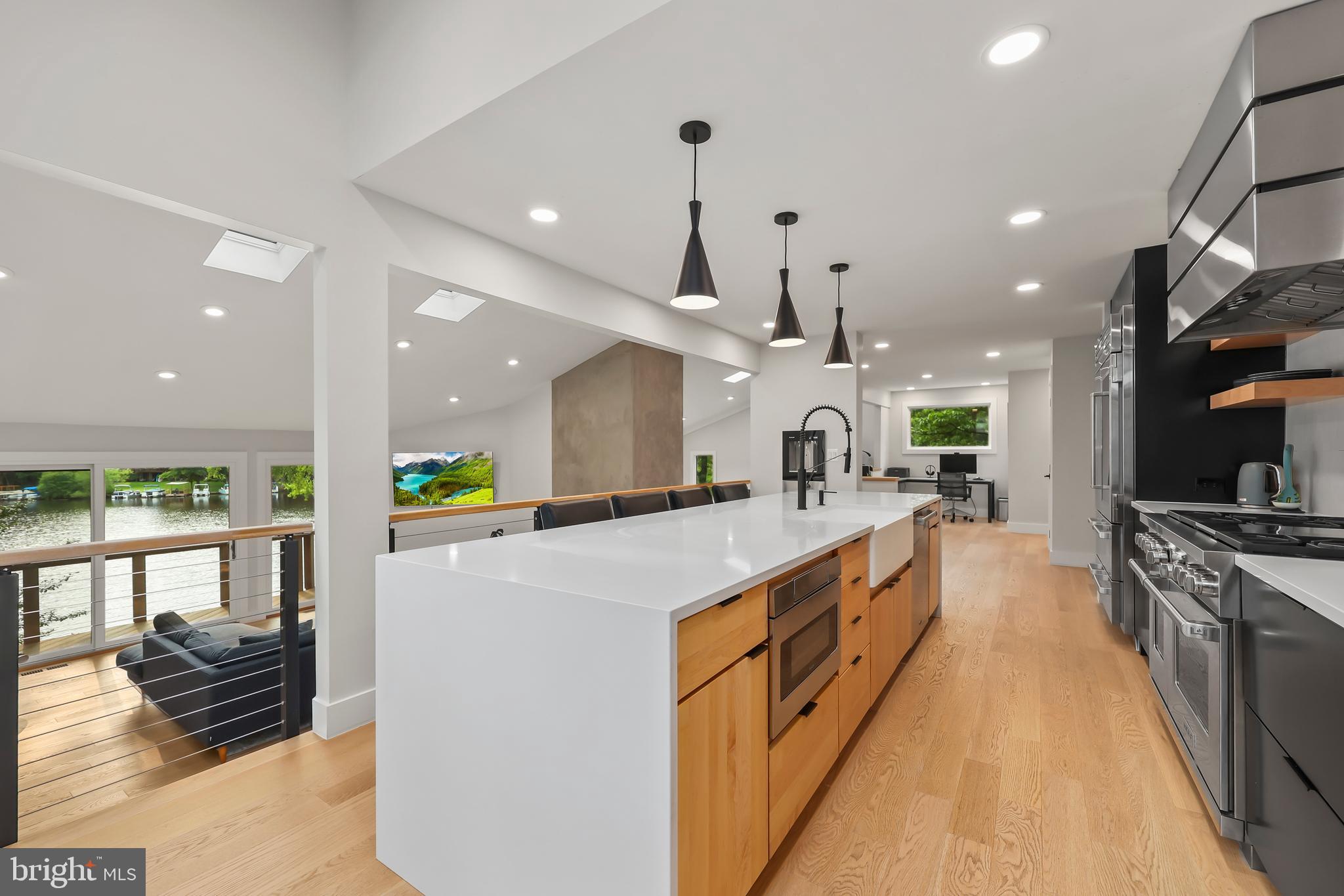 RESTON - Residential