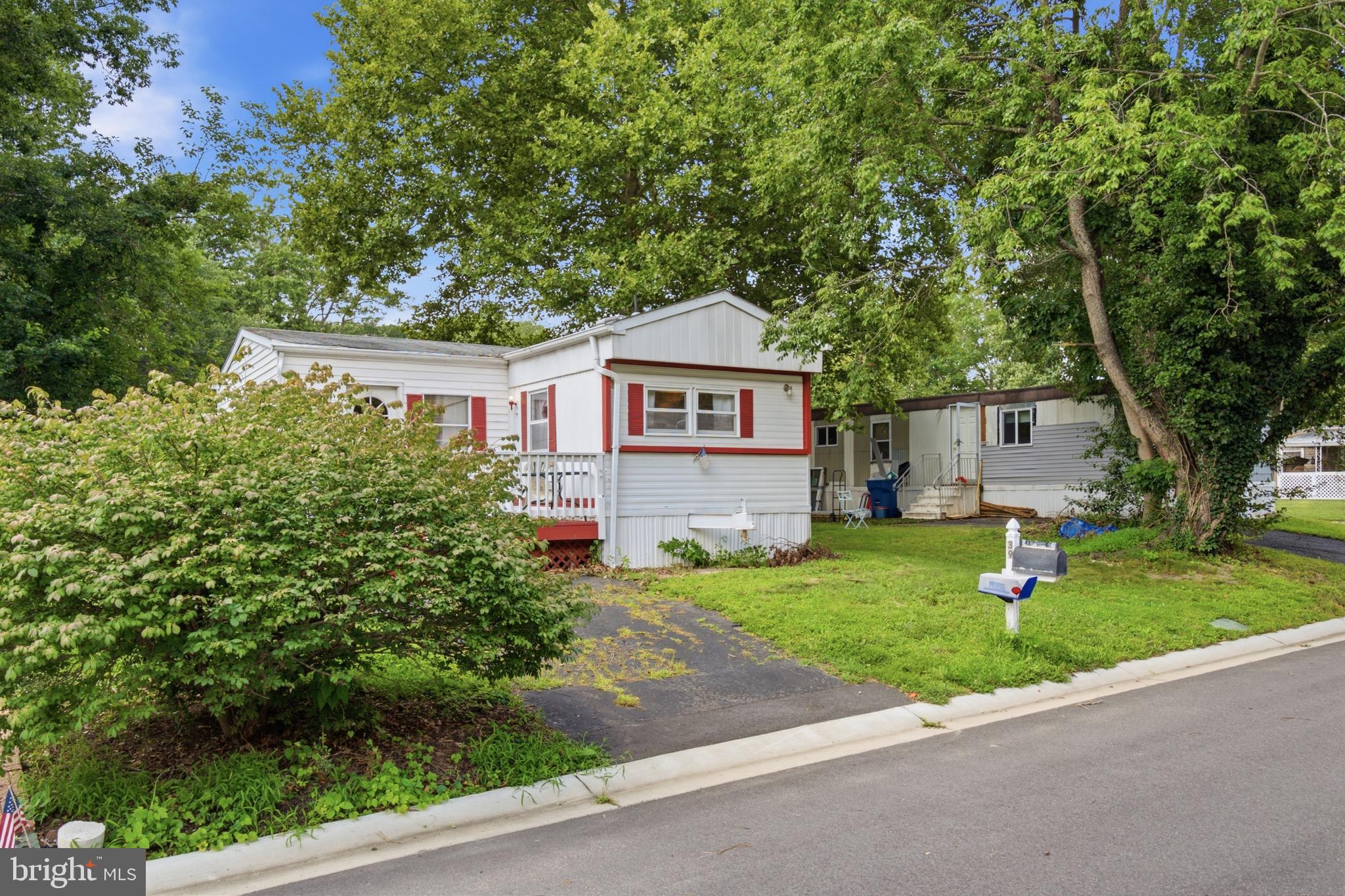 39 ANTONIA DRIVE