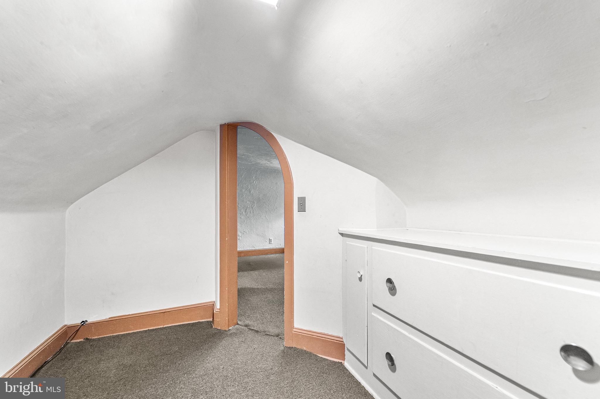 BROADVIEW - Residential