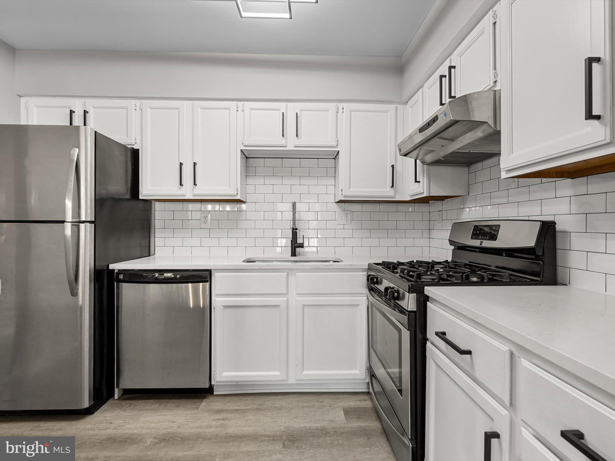 KINGS COURT - Residential