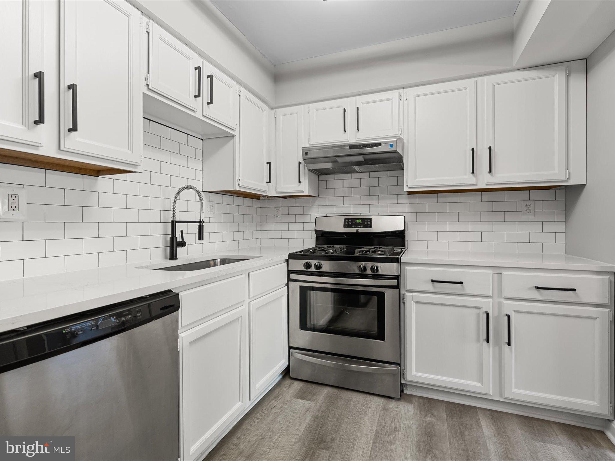 KINGS COURT - Residential