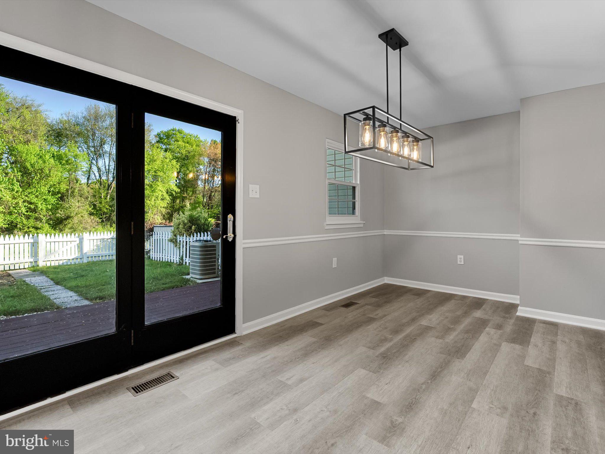 KINGS COURT - Residential