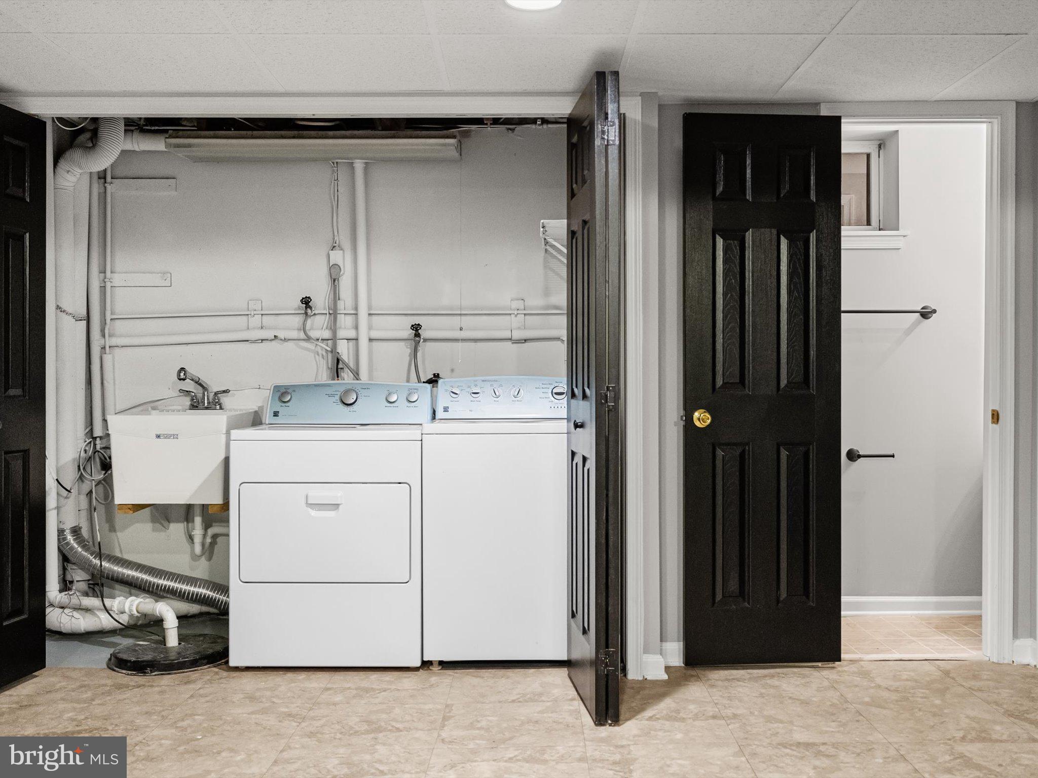 KINGS COURT - Residential