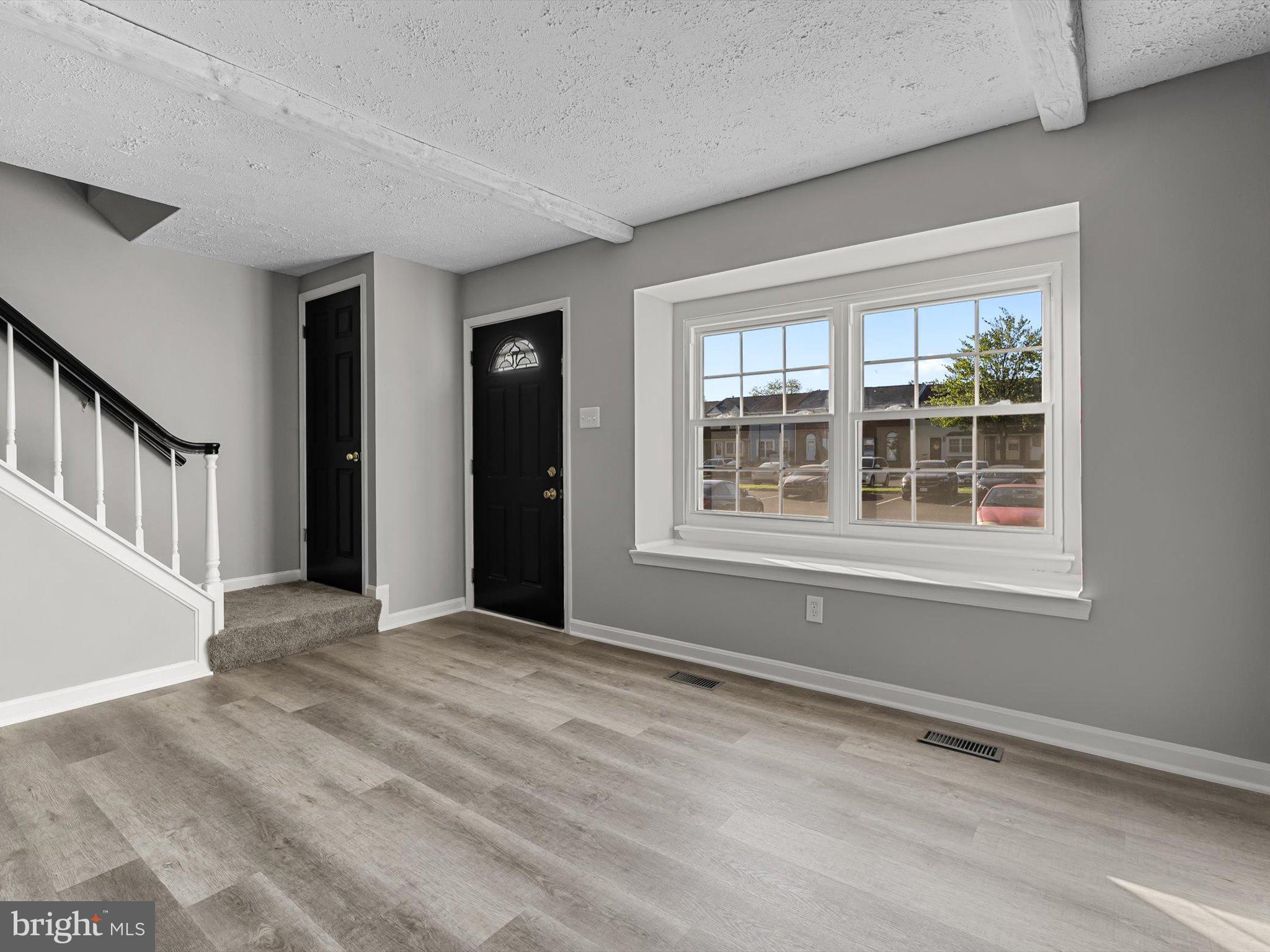 KINGS COURT - Residential