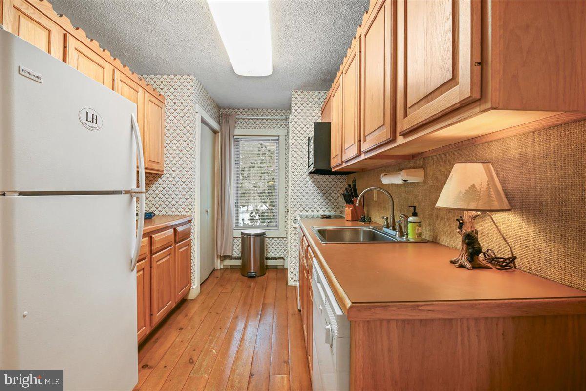 SNOW RIDGE VILALGE - Residential