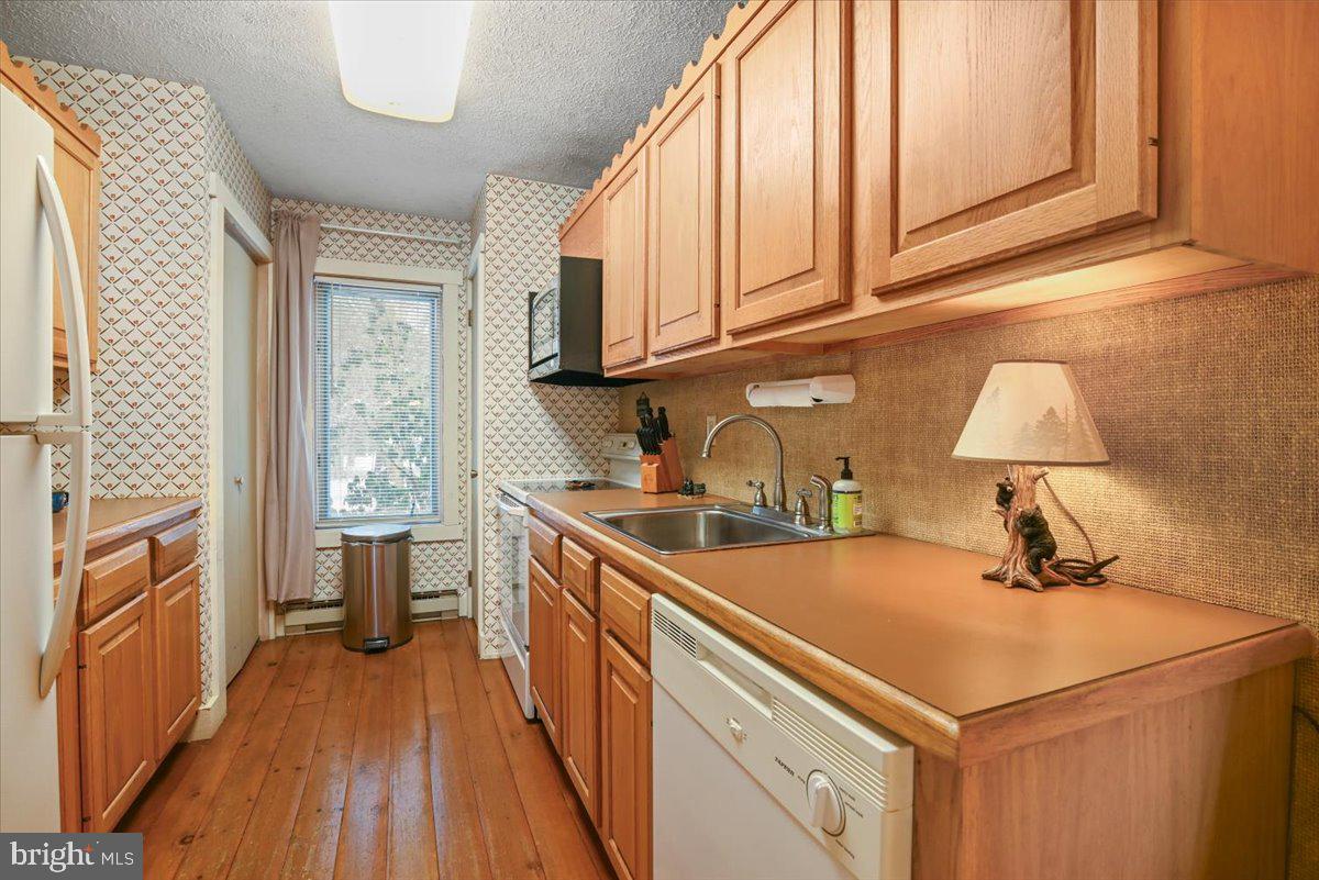 SNOW RIDGE VILALGE - Residential