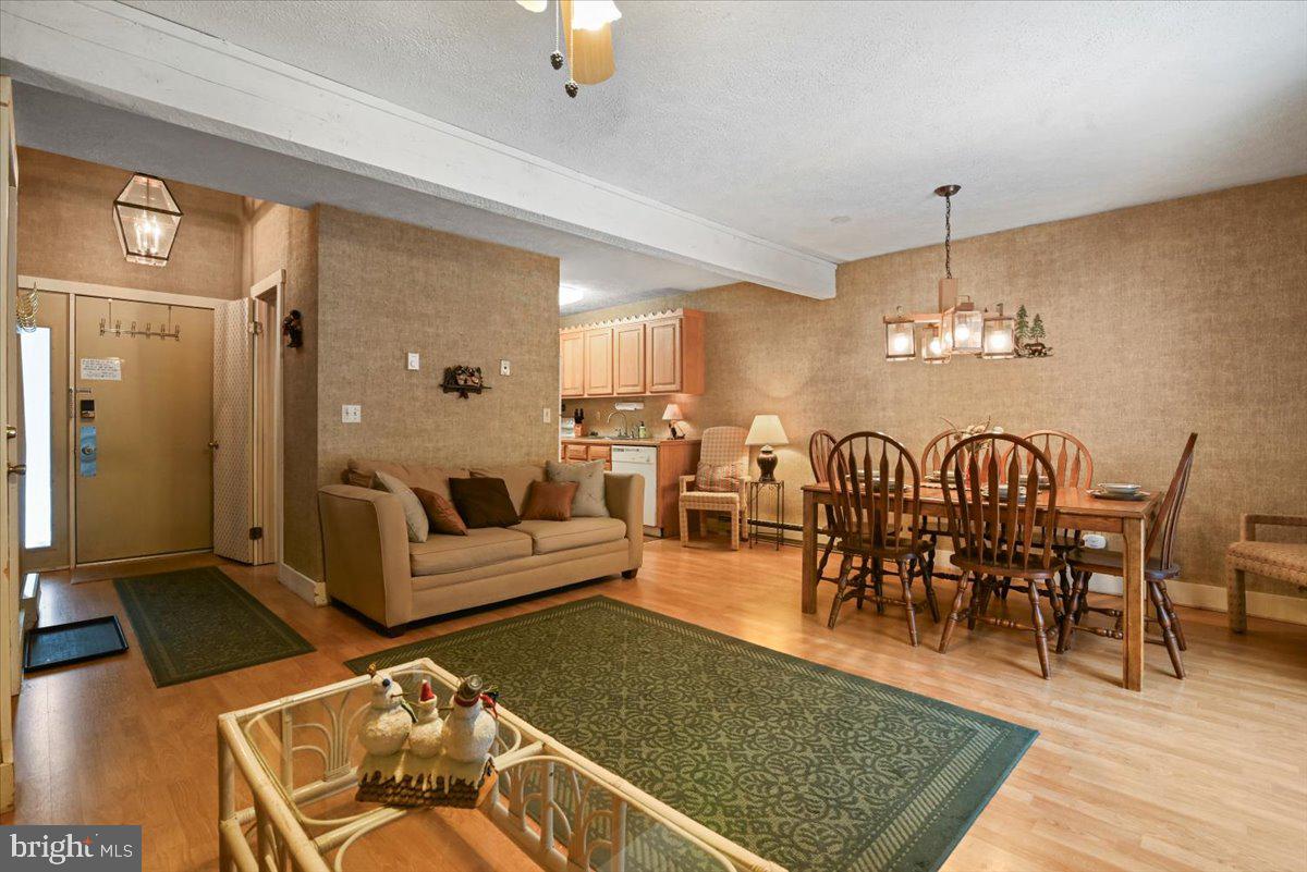 SNOW RIDGE VILALGE - Residential