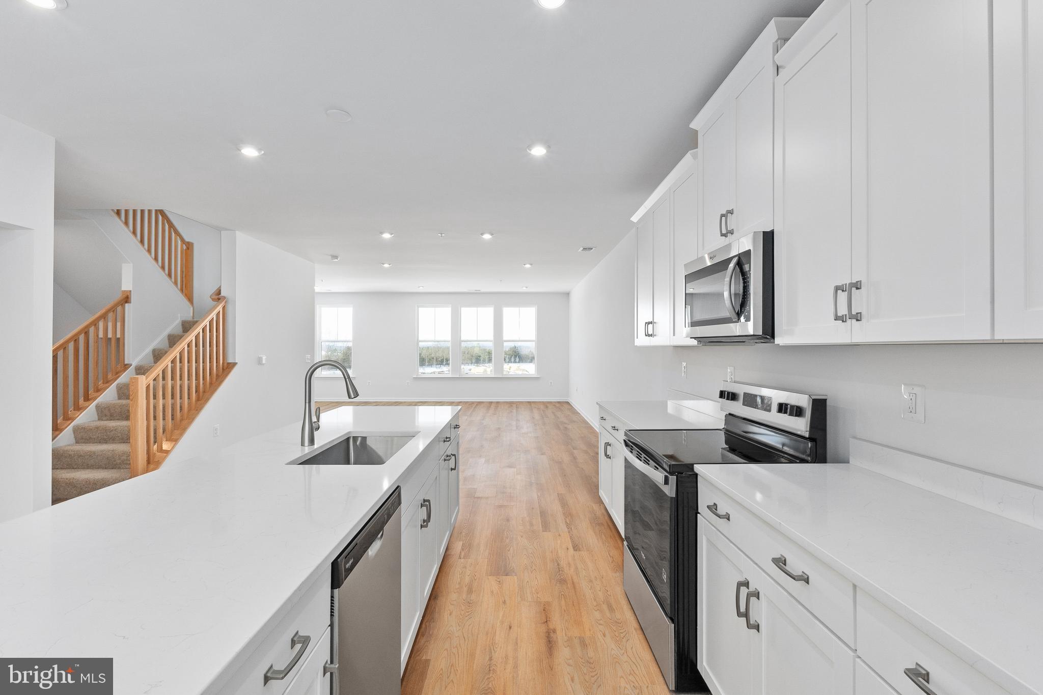 GOOSE CREEK VILLAGE - Residential