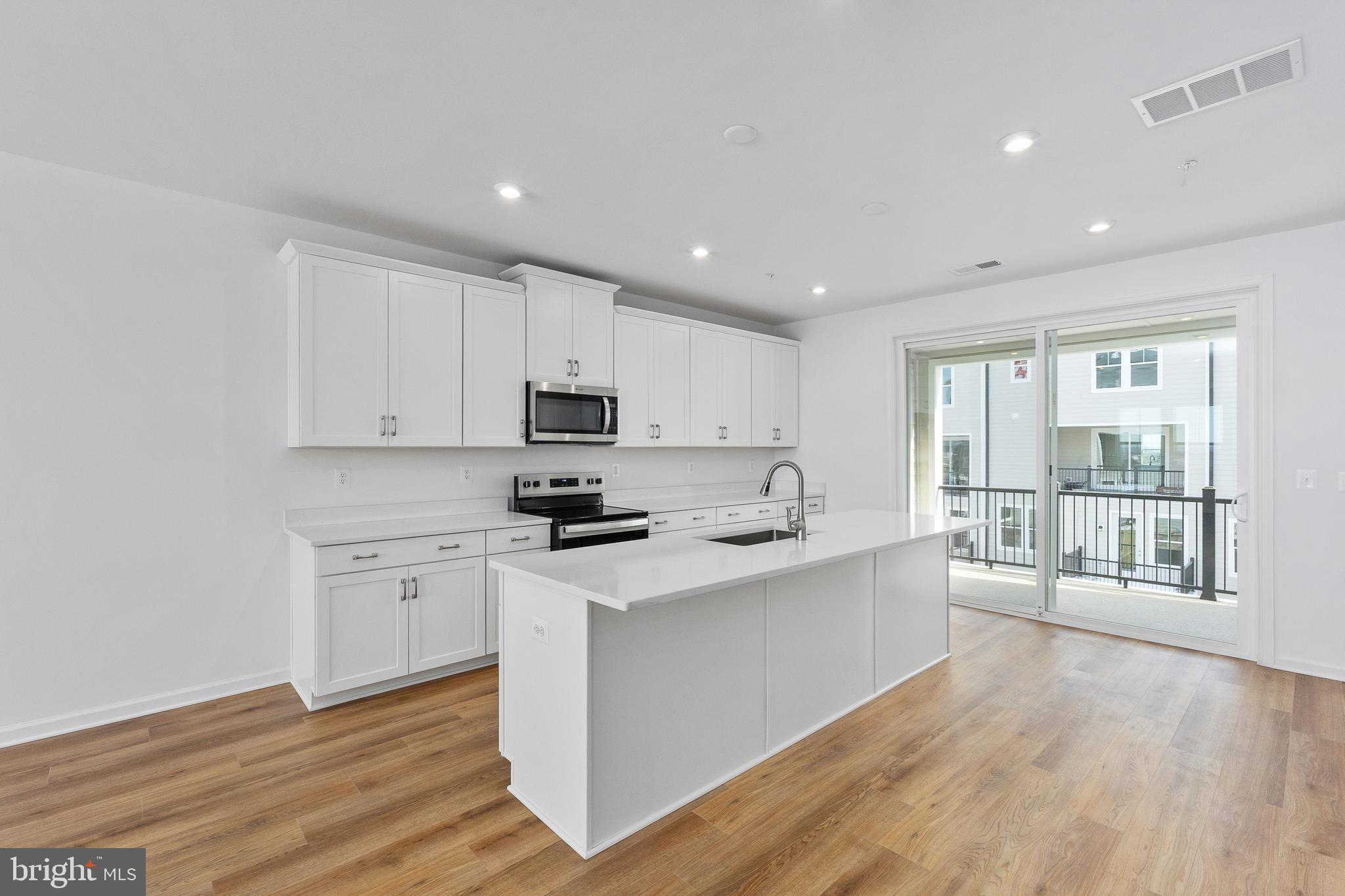 GOOSE CREEK VILLAGE - Residential