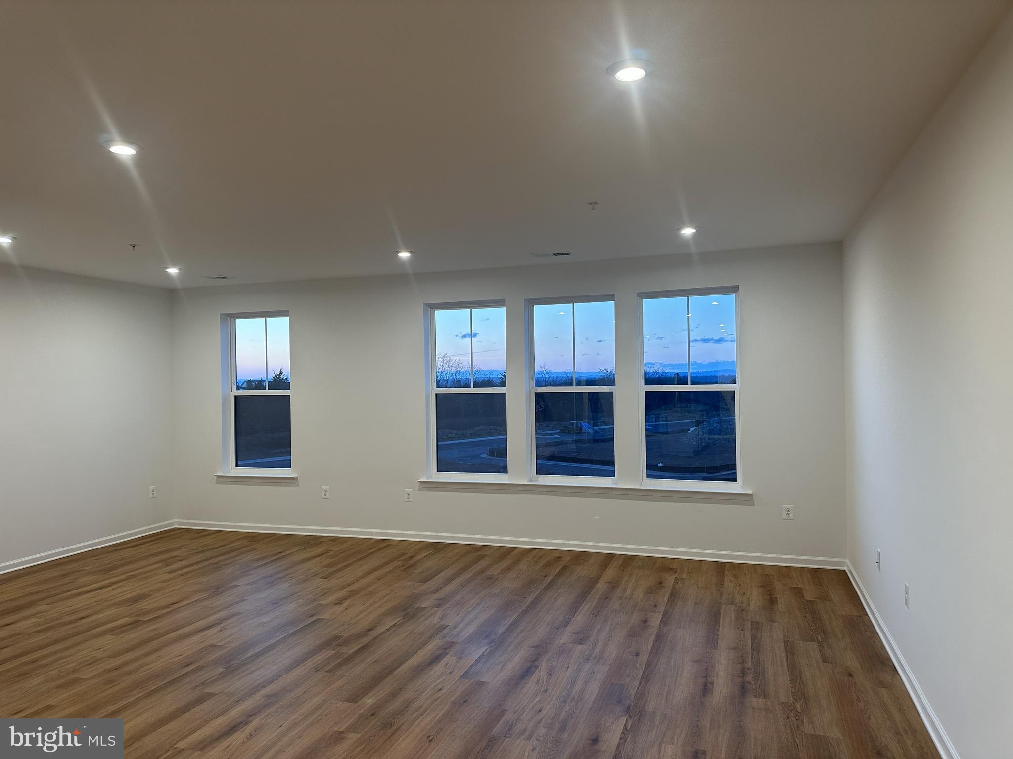 GOOSE CREEK VILLAGE - Residential