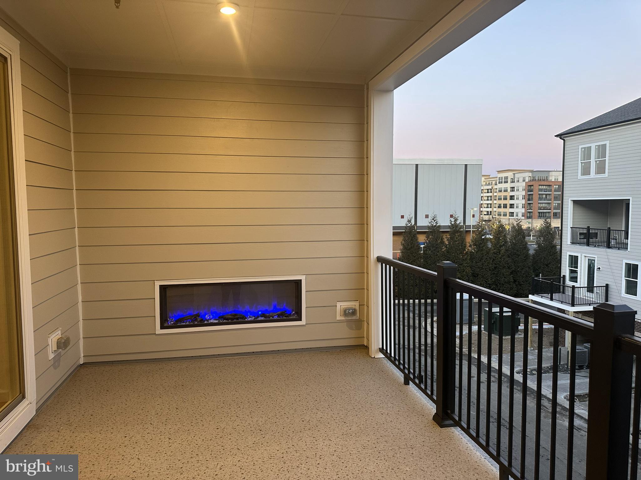 GOOSE CREEK VILLAGE - Residential