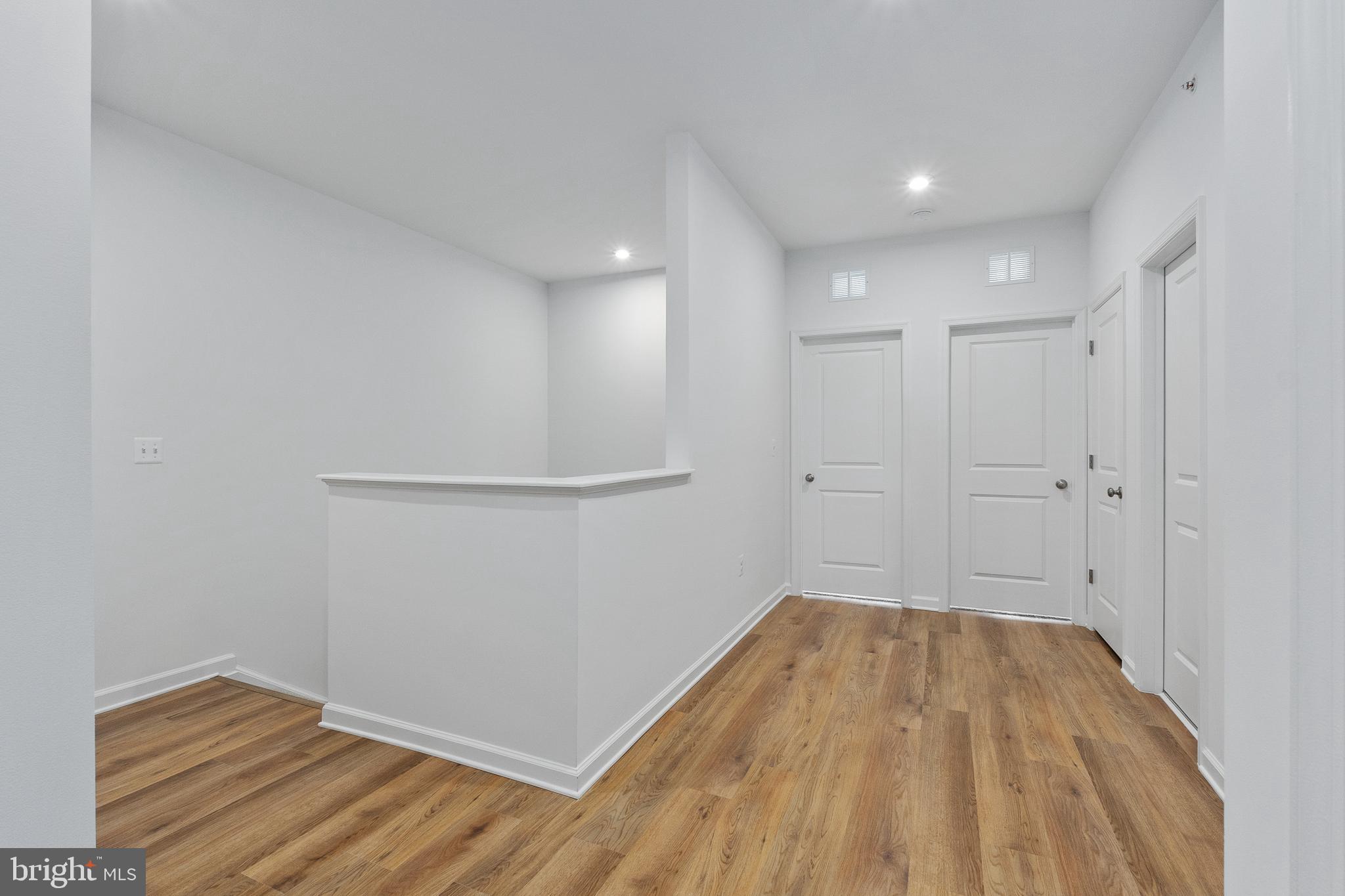 GOOSE CREEK VILLAGE - Residential