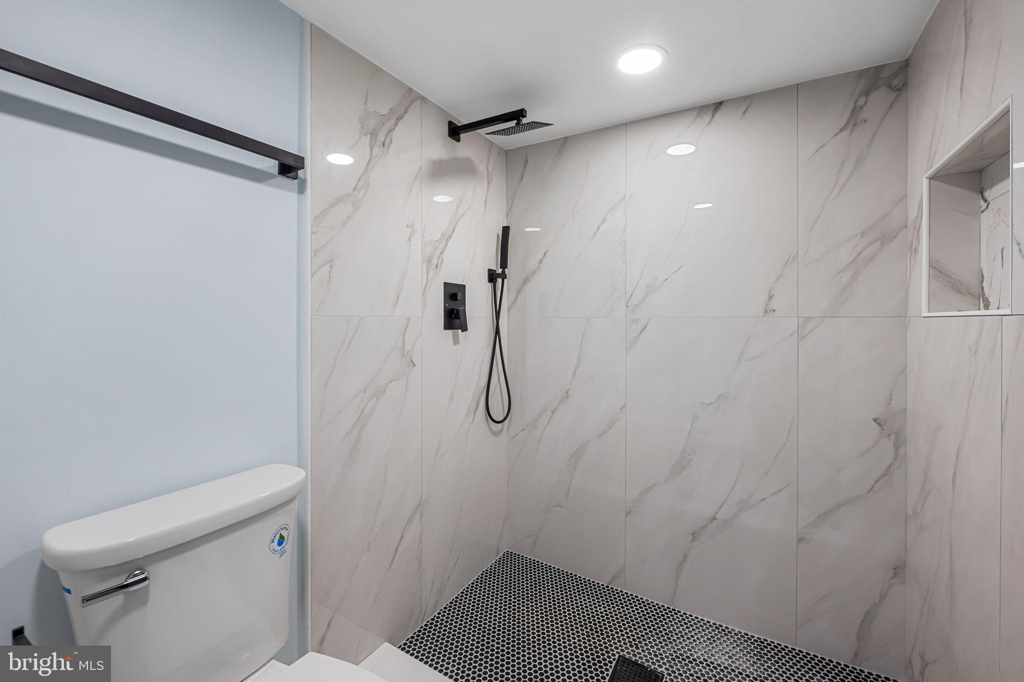 DOLFIELD - Residential Lease