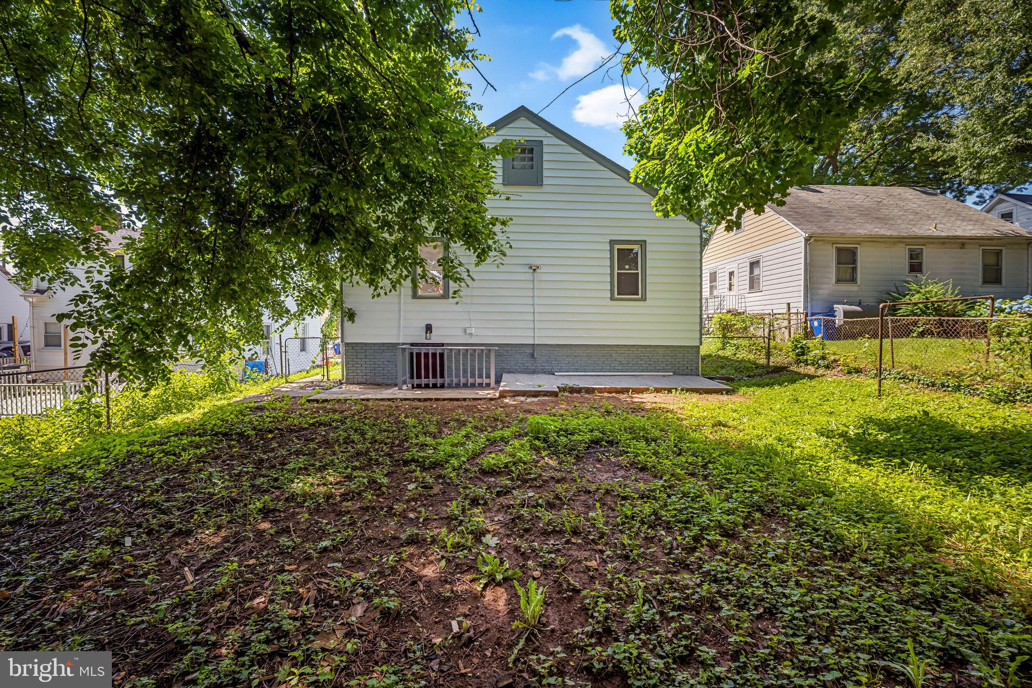 DOLFIELD - Residential Lease