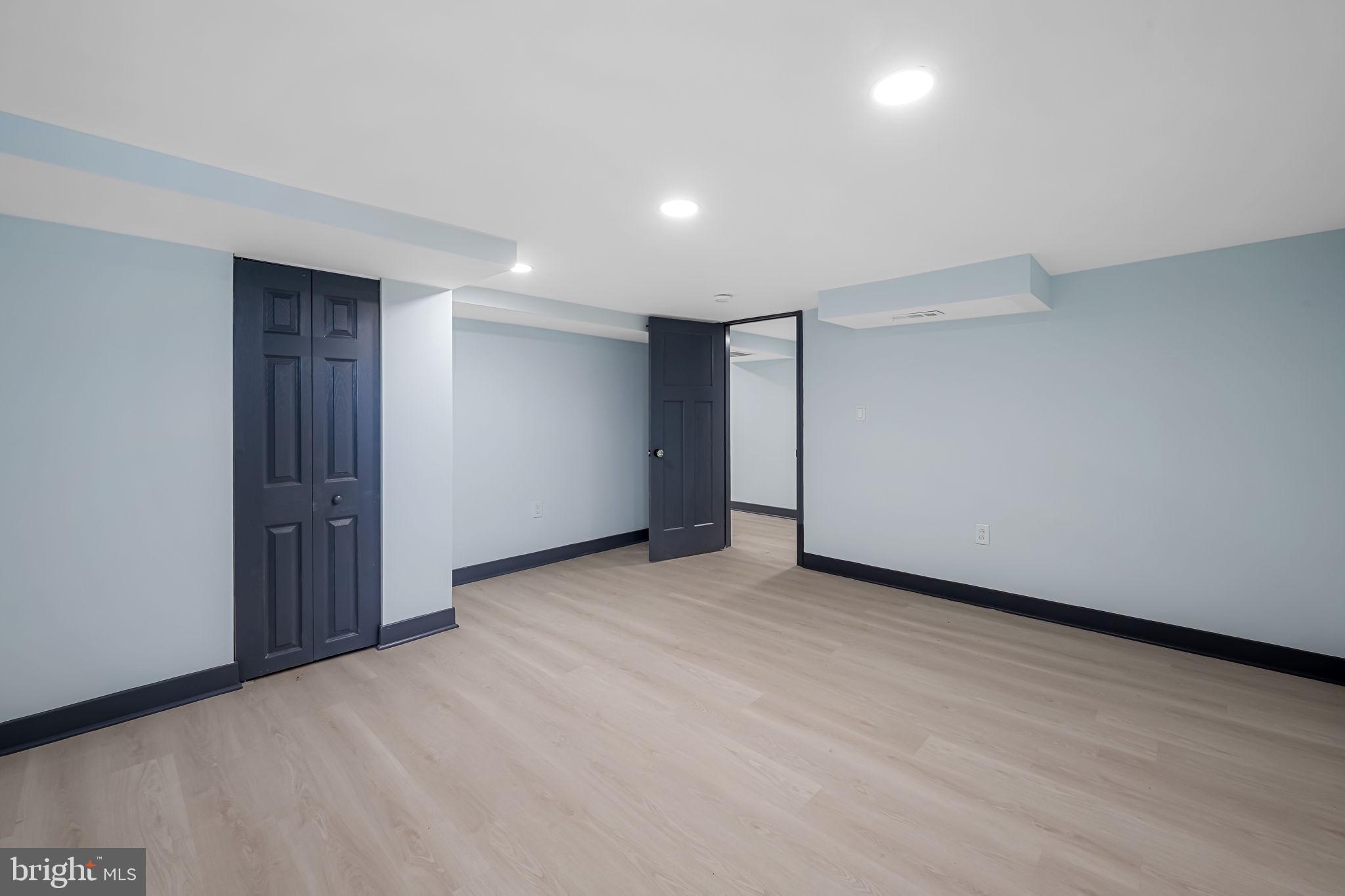 DOLFIELD - Residential Lease