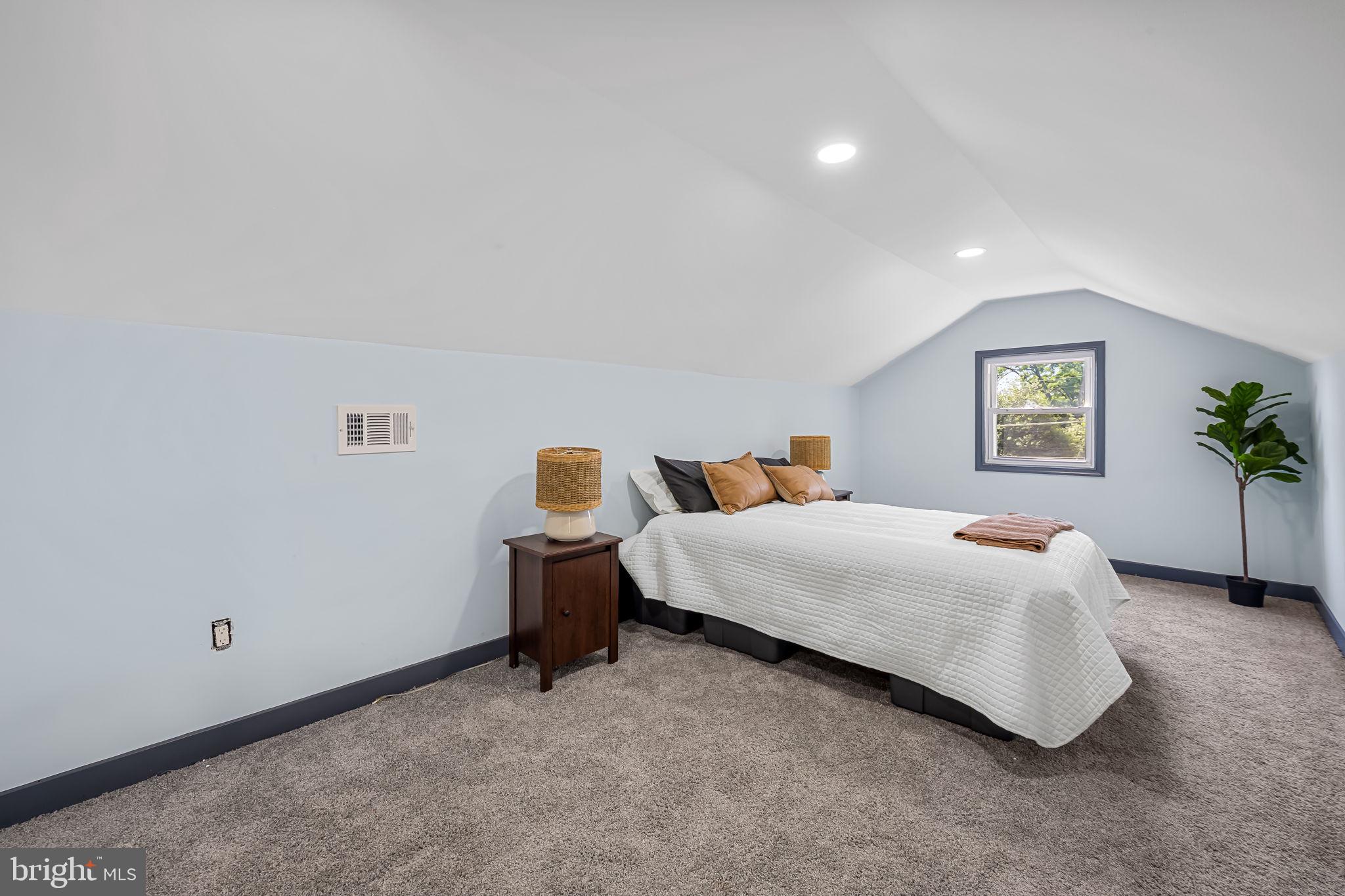 DOLFIELD - Residential Lease