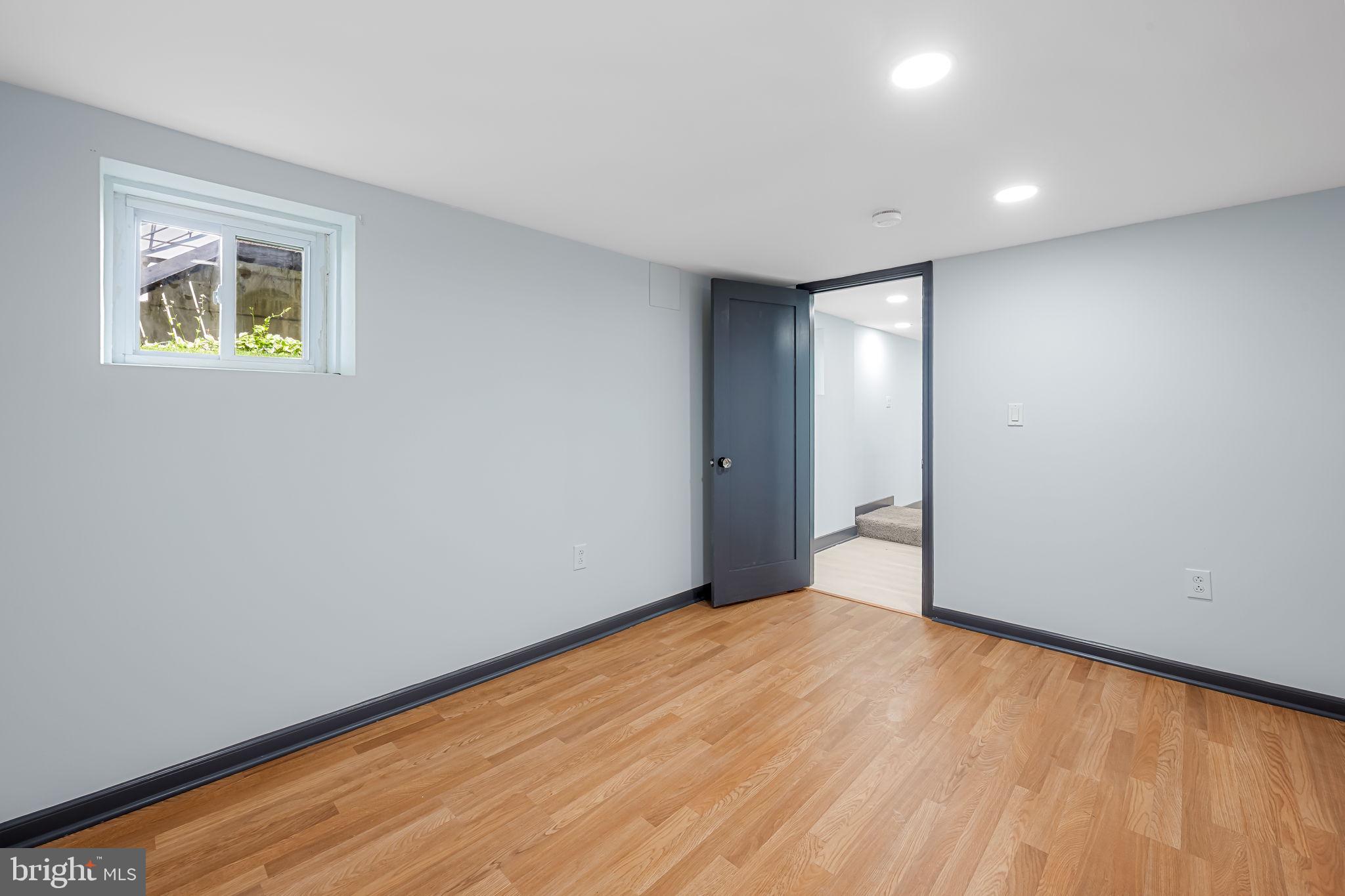 DOLFIELD - Residential Lease