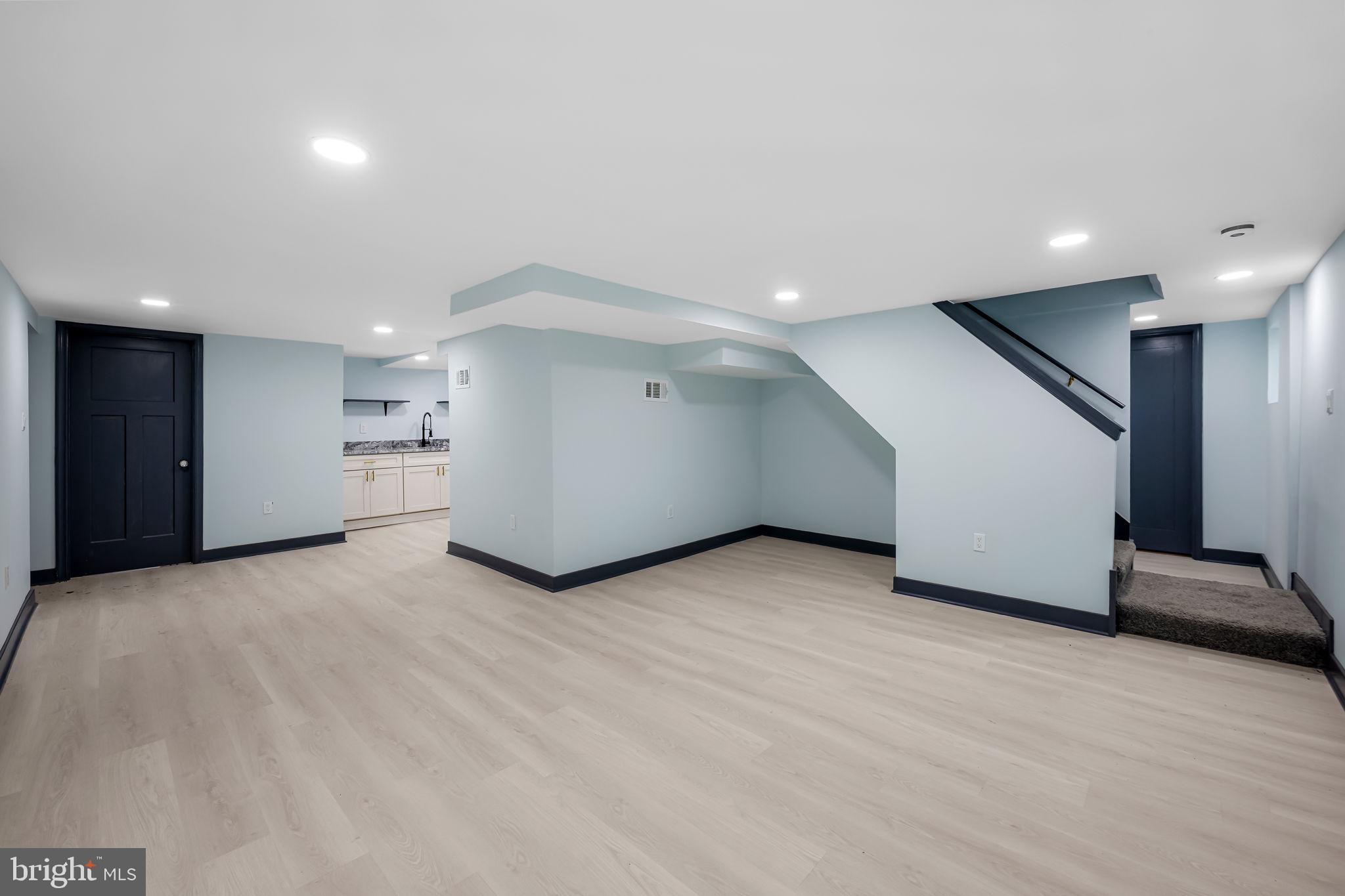 DOLFIELD - Residential Lease