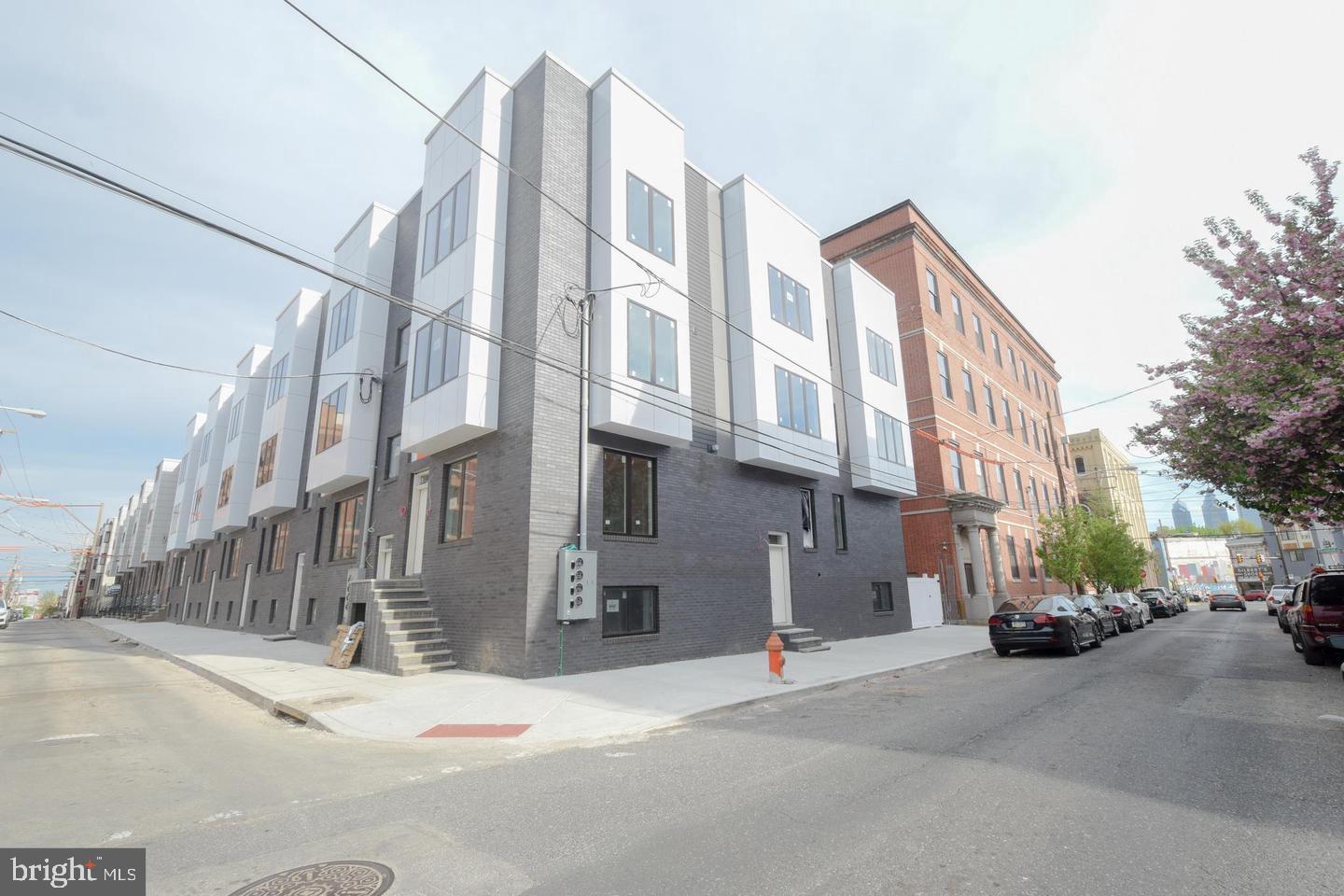 This is fairly new building on the success of 'Francisville Quarters', the team behind the neighborhood's most prolific luxury condominium development brings you 'Cambridge Quarters'. With each detail meticulously designed and crafted in place.
Each unit features an open concept design, 9' ceilings, with top notch finishes, offering tenants a comfortable and luxurious urban setting. This triplex include 3 units; 1x-3 bedroom and 2x - 2 bedroom units. 1 unit hold outdoor space in the form of backyard patio, 2 units have roof decks with center city views, plus designated storage rooms. With more and more small and local businesses coming to the neighborhood, there is no sign of Francisville's resurgence slowing down any time soon. Cambridge Quarters aims to be the next cornerstone of luxury living in this great neighborhood. The buildings were constructed using high grade materials such as premium hardwood manufactured in the United States and top of the line mechanicals by the likes of Trane HVAC systems. Cambridge Quarters is located in the center of a commuters paradise with a few minutes walk to SEPTA's Broad Street line or the Girard Street Trolley.