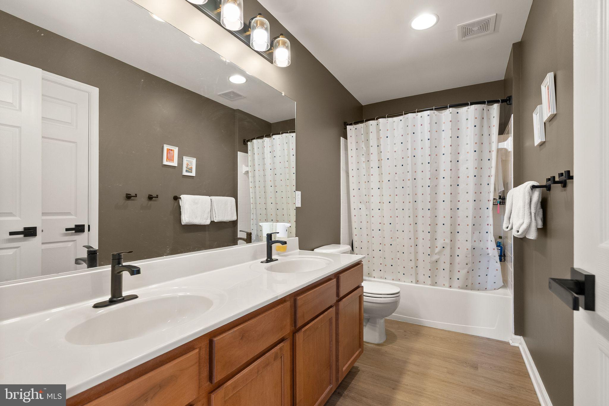 VILLAGE OF IDLEWILD - Residential