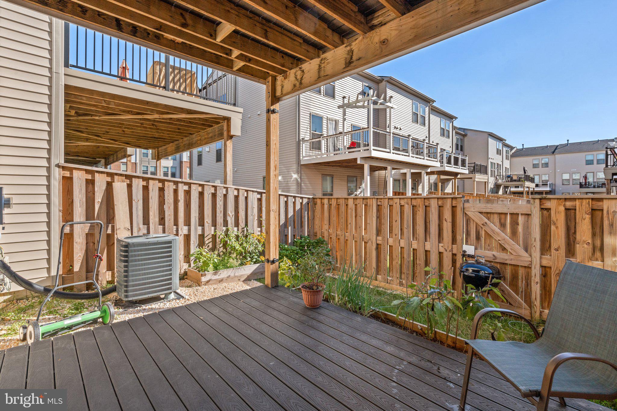 GLASCOCK FIELD AT STONE RIDGE - Residential