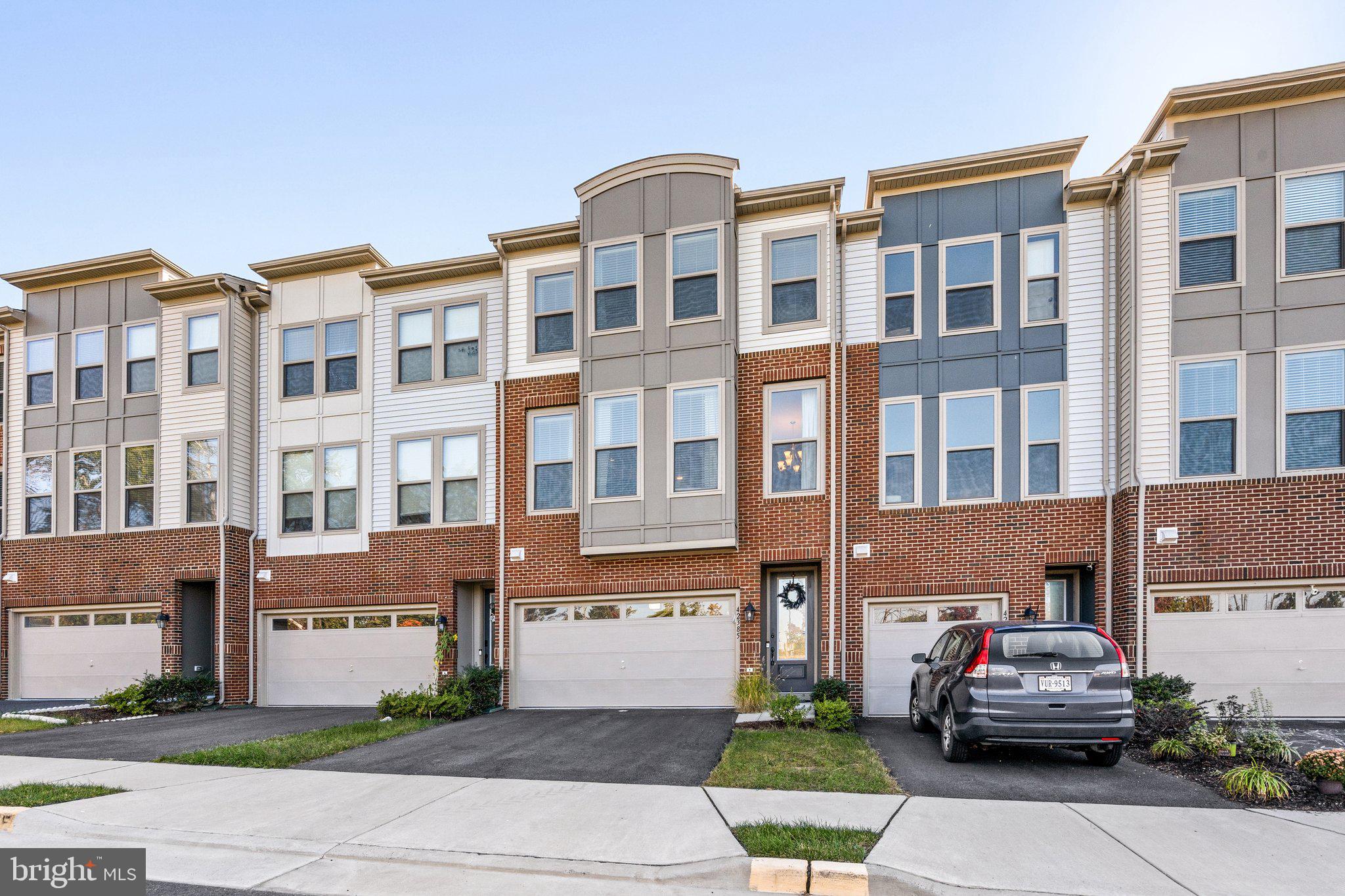 42385 DOGWOOD GLEN SQUARE