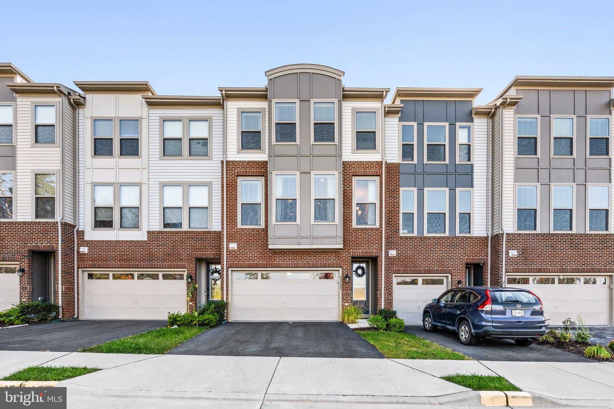 GLASCOCK FIELD AT STONE RIDGE - Residential