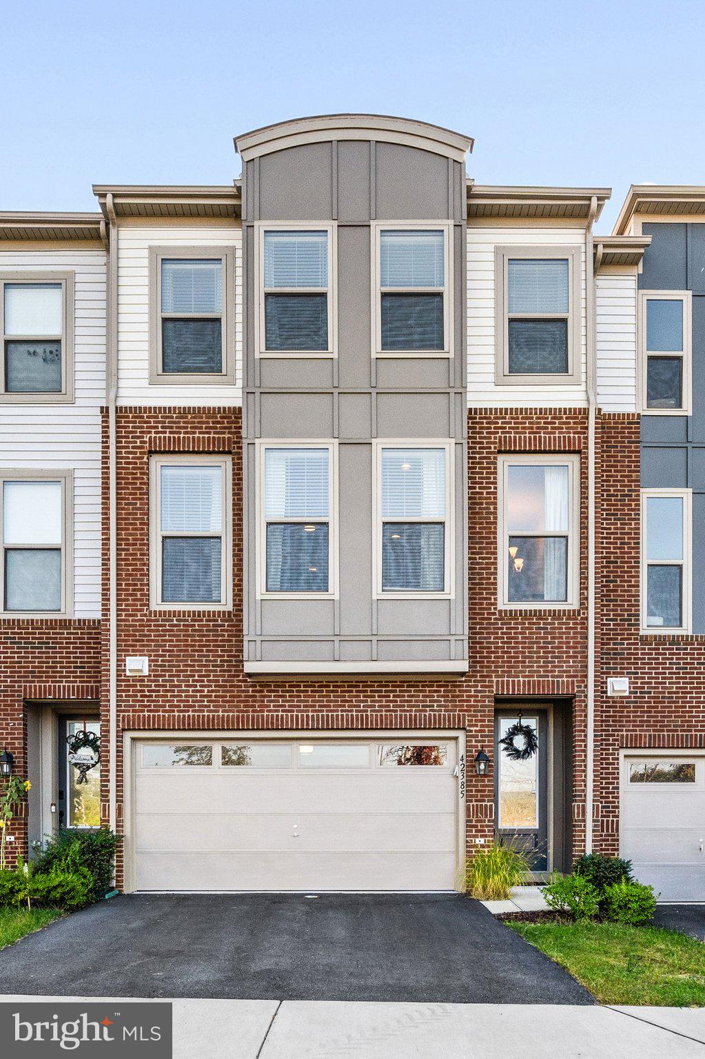 42385 DOGWOOD GLEN SQUARE