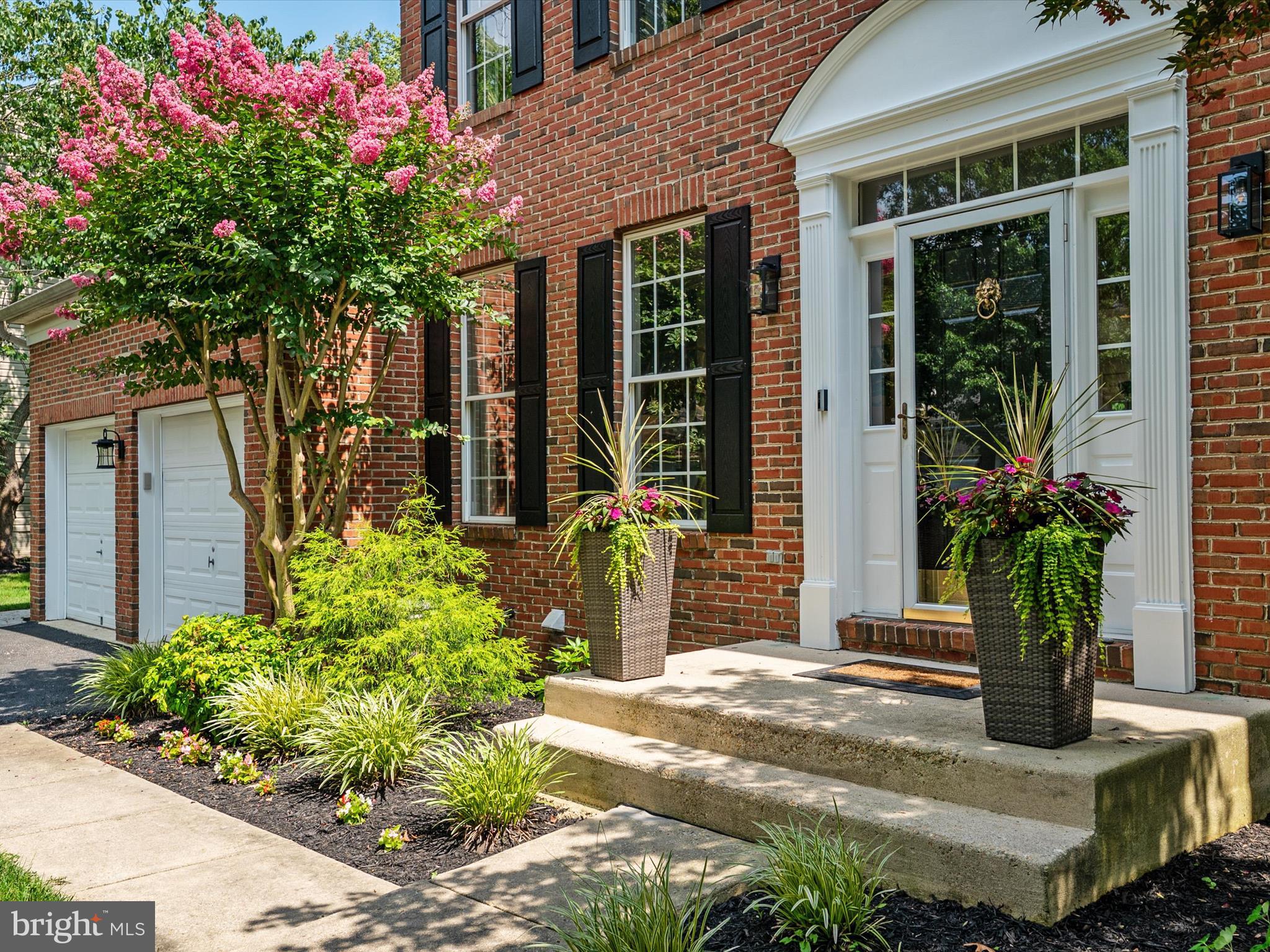 2407 VALLEY BROOK LANE