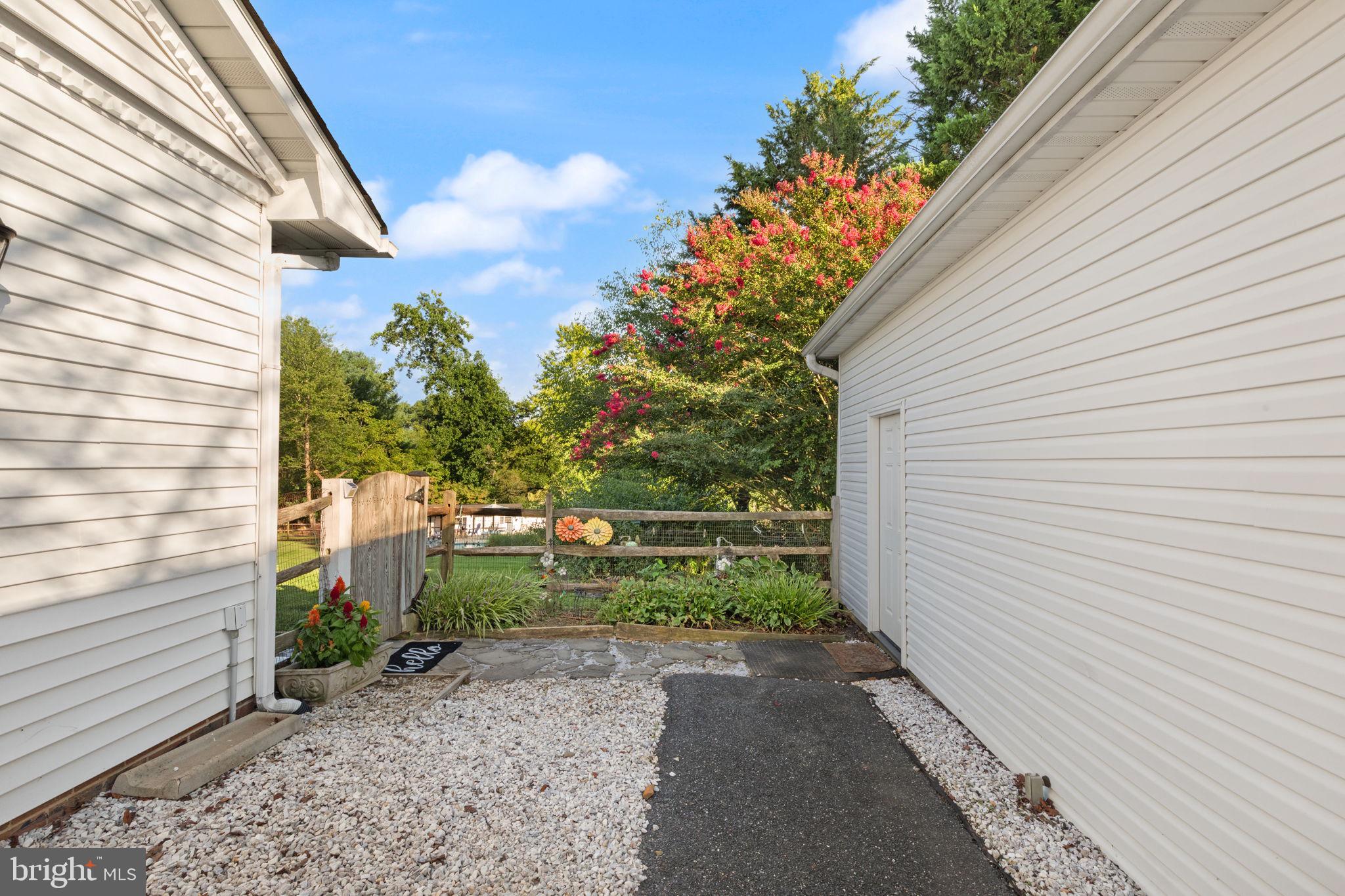 501 COUNTRY WALK COURT
