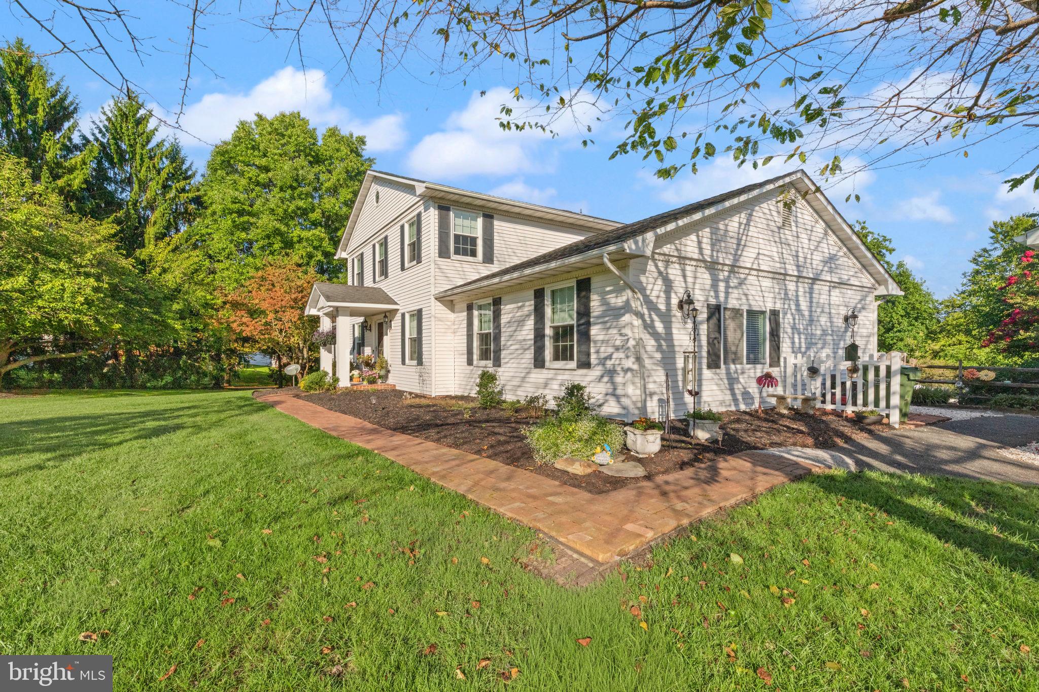 501 COUNTRY WALK COURT