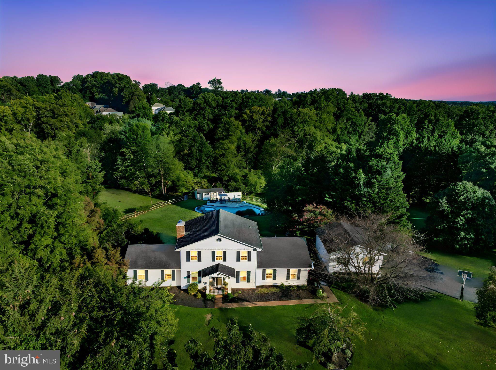 501 COUNTRY WALK COURT
