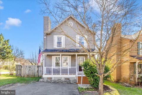 Homes For Sale - 10747 Edgewood Court<br/> NEW MARKET, MD 21774