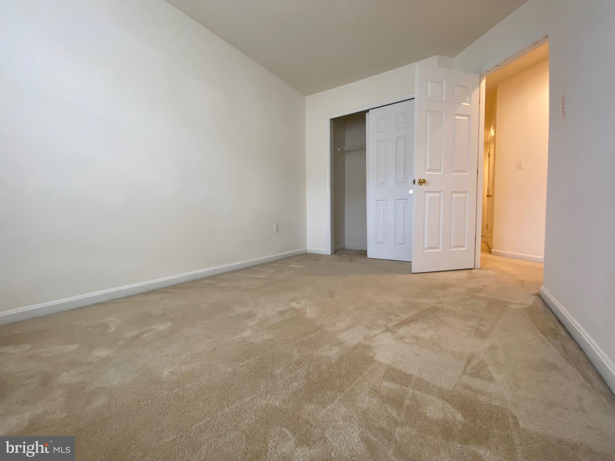 PW COUNTY CENTER LANDBAY - Residential Lease