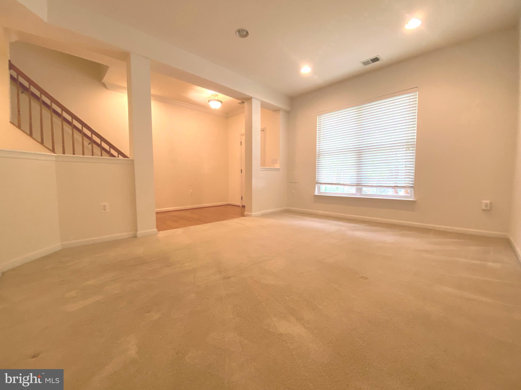 PW COUNTY CENTER LANDBAY - Residential Lease