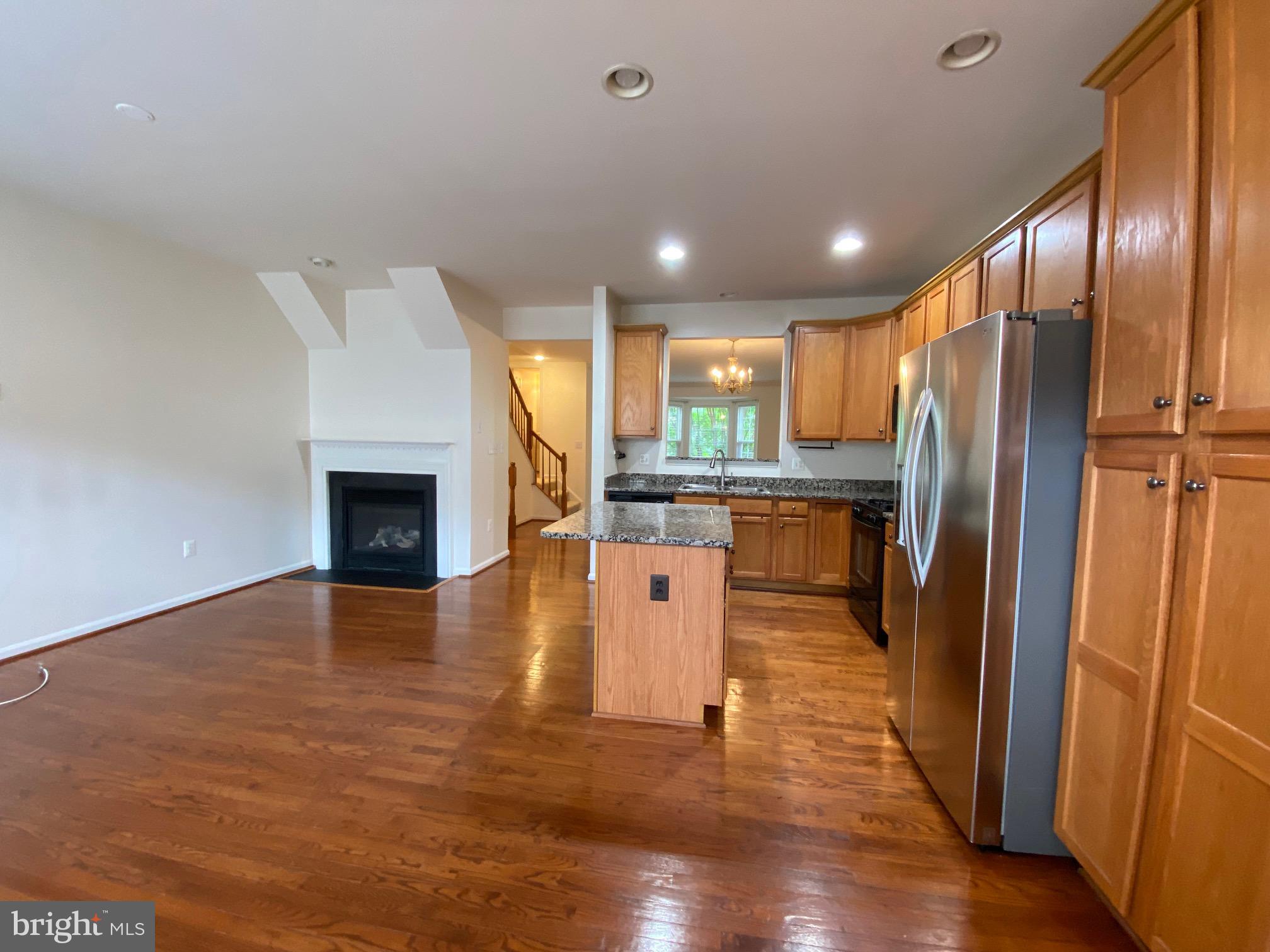 PW COUNTY CENTER LANDBAY - Residential Lease